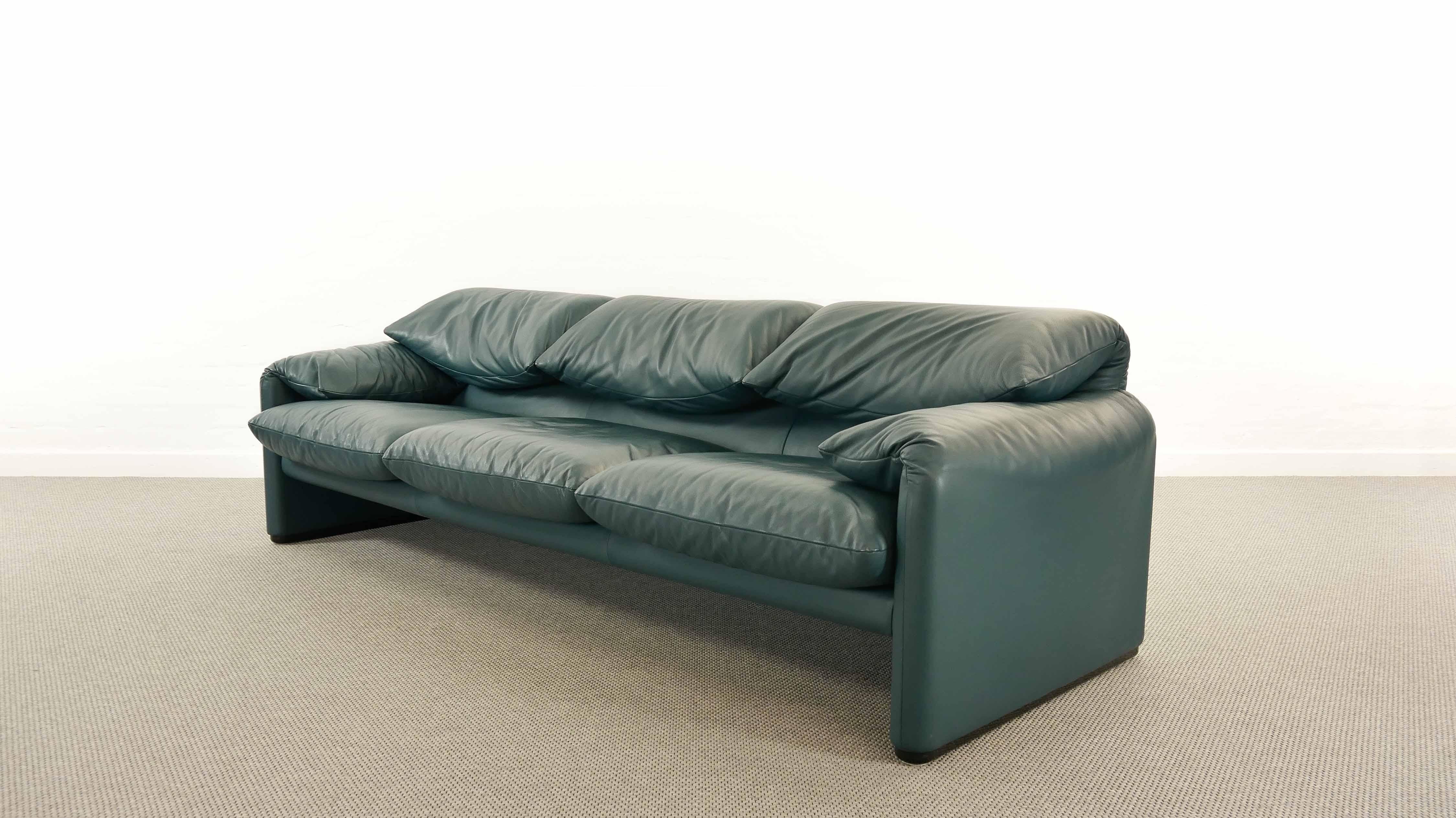 International Style Cassina Maralunga 3-Seat Sofa by Vico Magistretti in Petrol-Darkgreen Leather