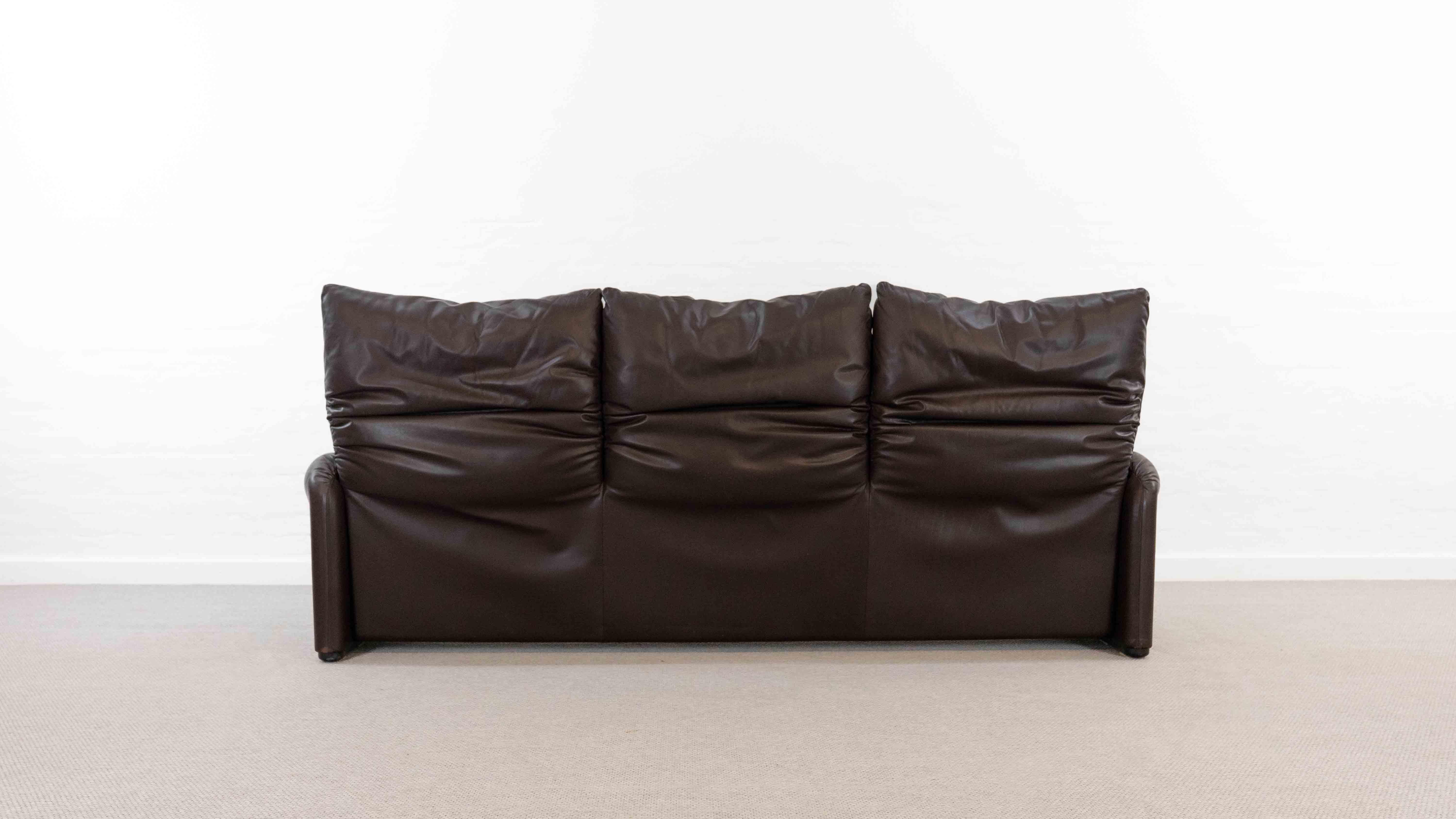 Divano a 3 posti Cassina Maralunga in pelle marrone scuro in vendita 4