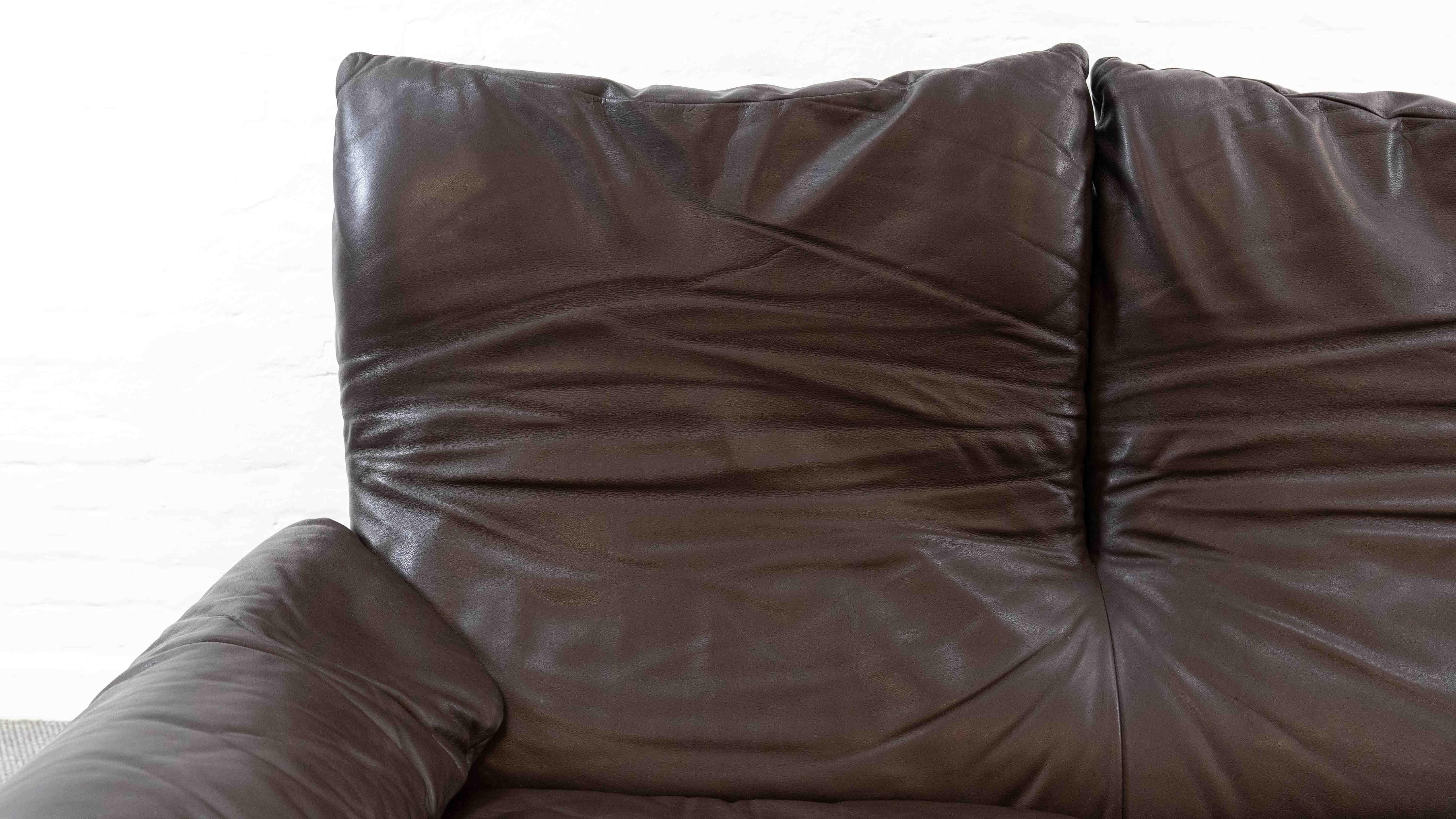 Divano a 3 posti Cassina Maralunga in pelle marrone scuro in vendita 9