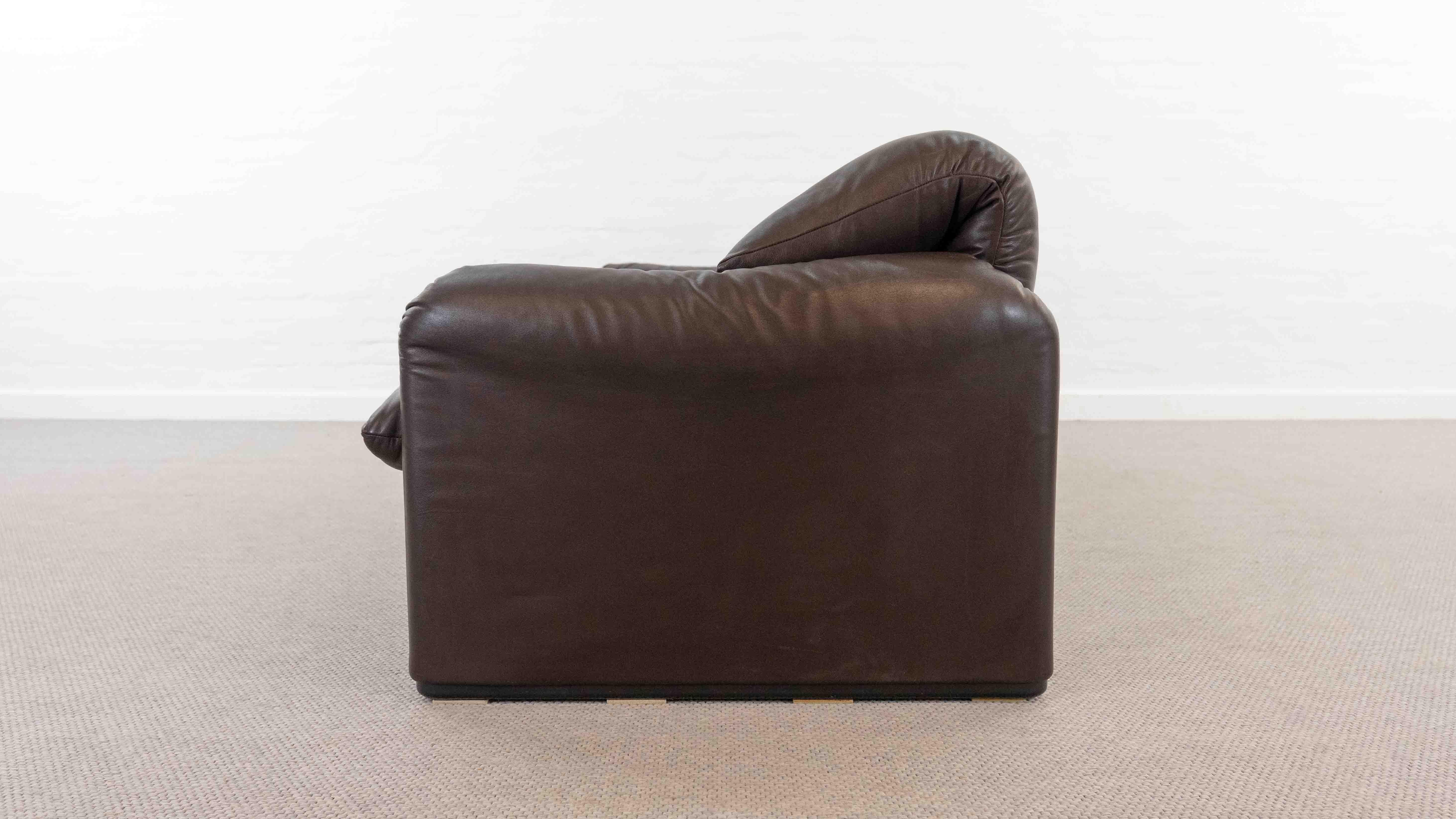 Divano a 3 posti Cassina Maralunga in pelle marrone scuro In condizioni buone in vendita a Halle, DE