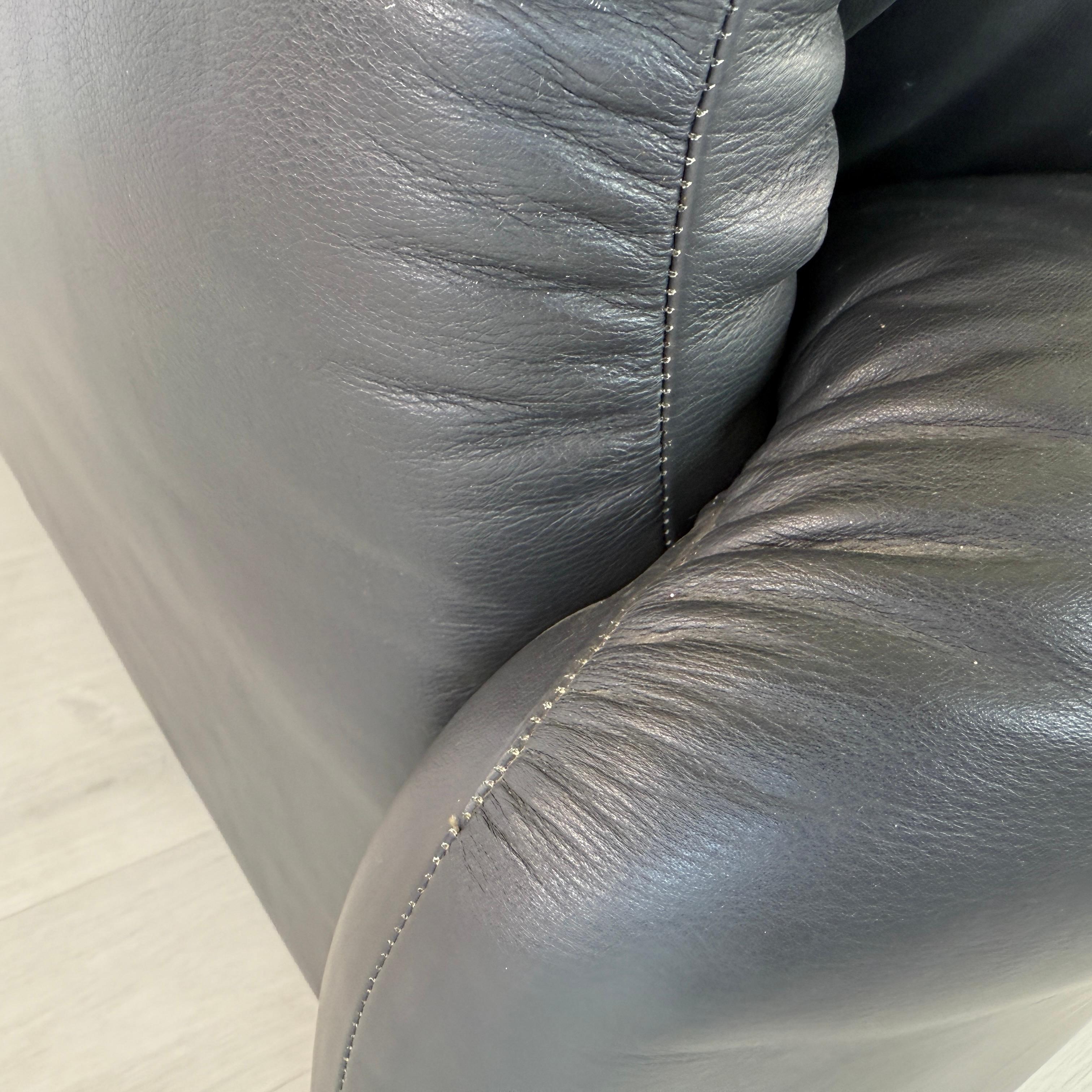 Cassina Maralunga Black Leather 2-Seater Sofa by Vico Magistretti, 1970s en vente 6