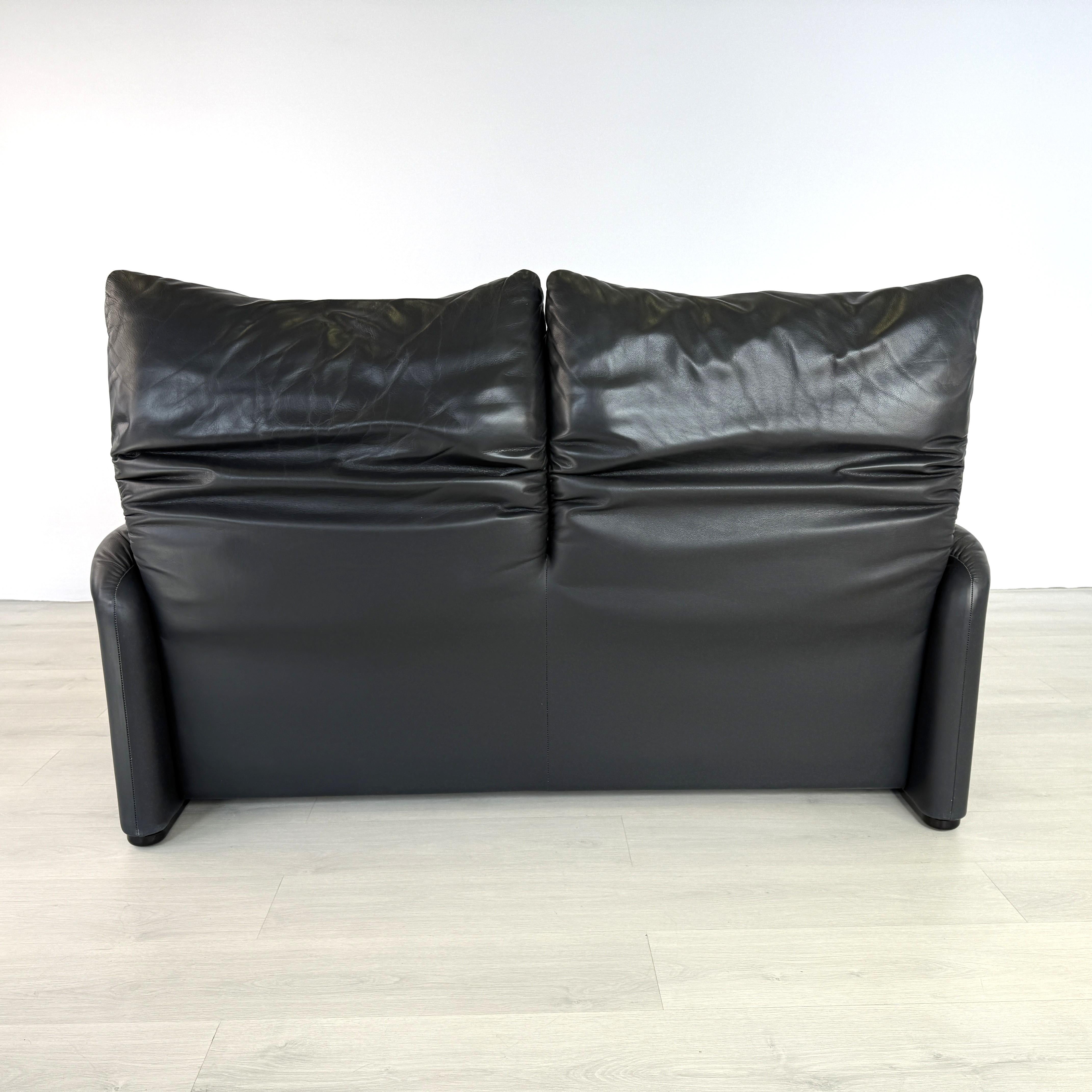 Cuir Cassina Maralunga Black Leather 2-Seater Sofa by Vico Magistretti, 1970s en vente