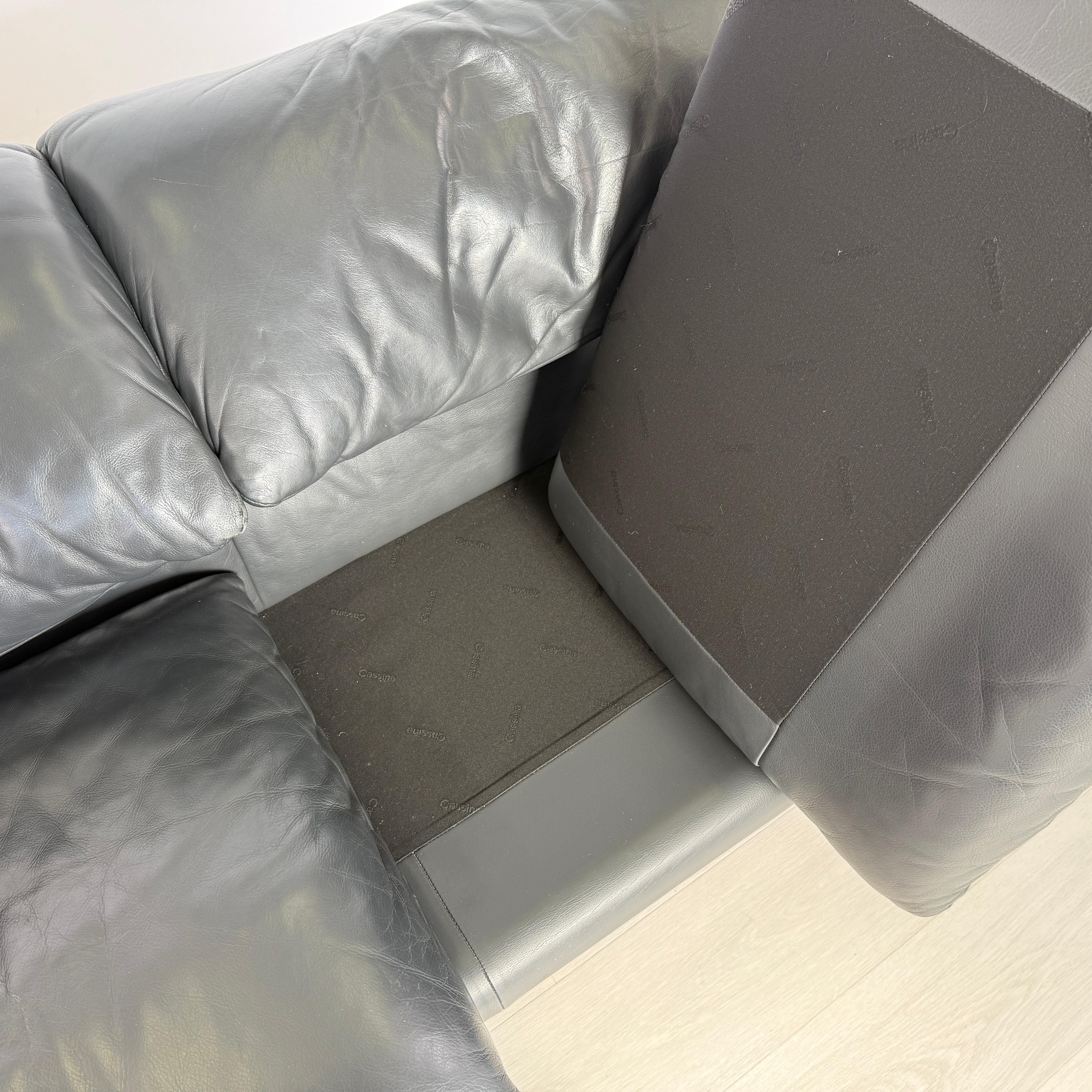 Cassina Maralunga Black Leather 3-Seater Sofa by Vico Magistretti, 1970s en vente 5