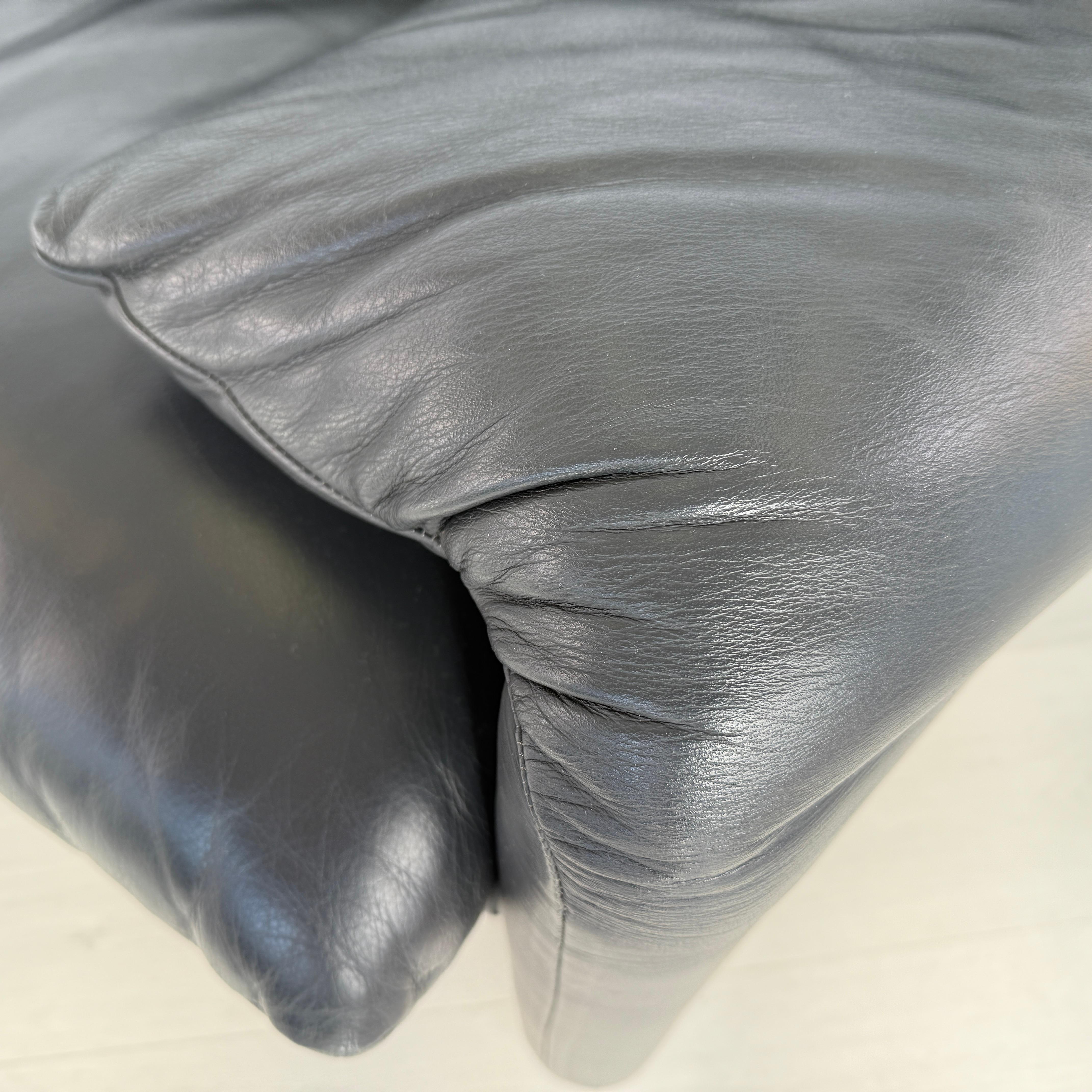 Cassina Maralunga Black Leather 3-Seater Sofa by Vico Magistretti, 1970s en vente 2