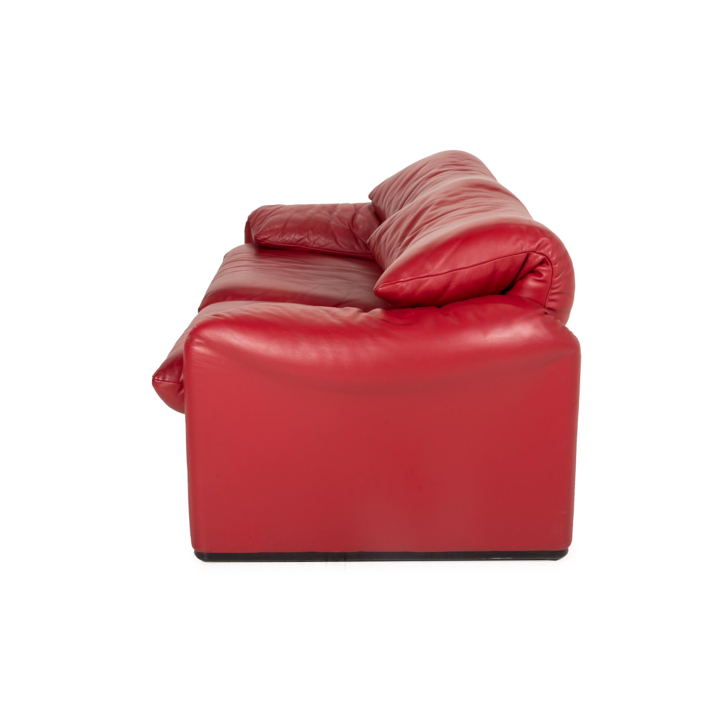 Cassina Maralunga Designer Leather Sofa Red Two-Seater Couch Function 3