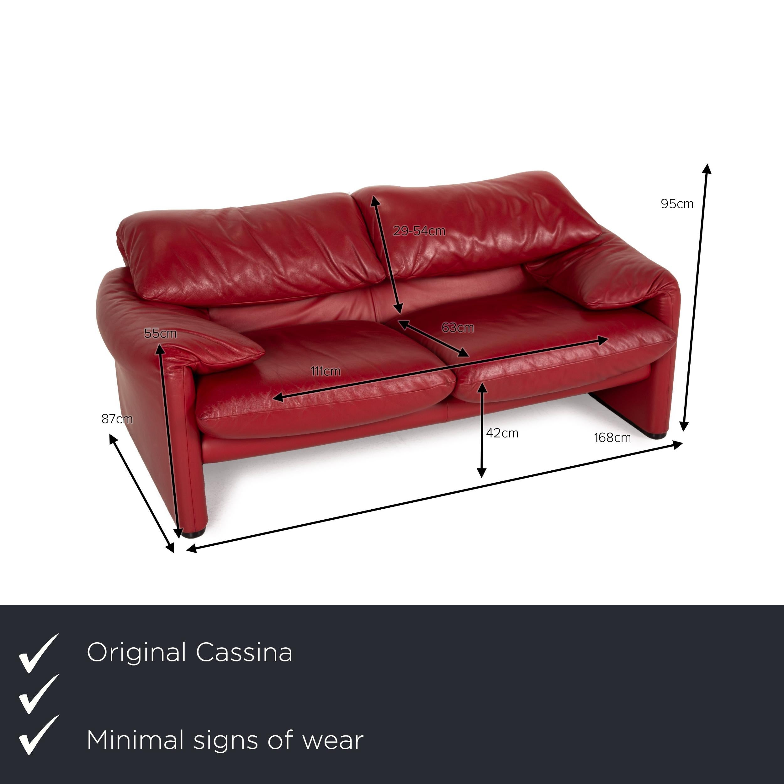 We present to you a Cassina Maralunga designer leather sofa red two-seater couch function.
 

 Product measurements in centimeters:
 

Depth: 87
Width: 168
Height: 95
Seat height: 42
Rest height: 55
Seat depth: 63
Seat width: 111
Back