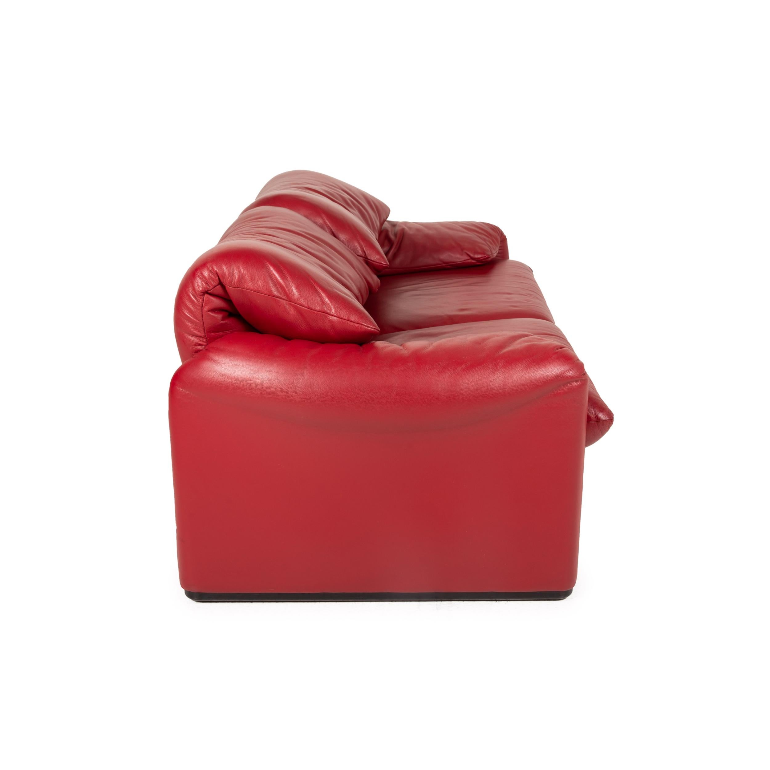 Cassina Maralunga Designer Leather Sofa Red Two-Seater Couch Function 1