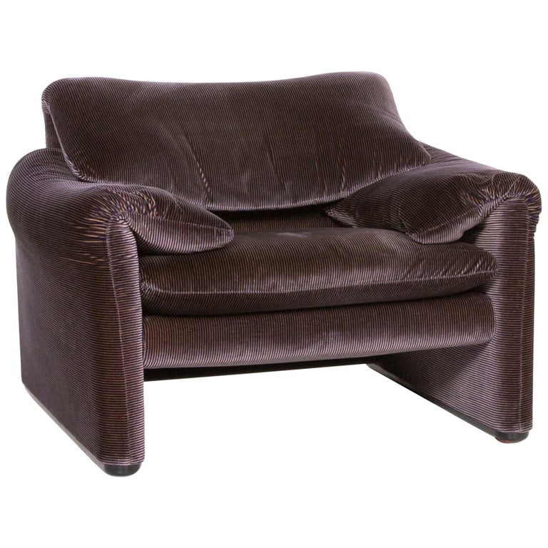 Cassina Maralunga Fabric Armchair Aubergine Violet Function For Sale