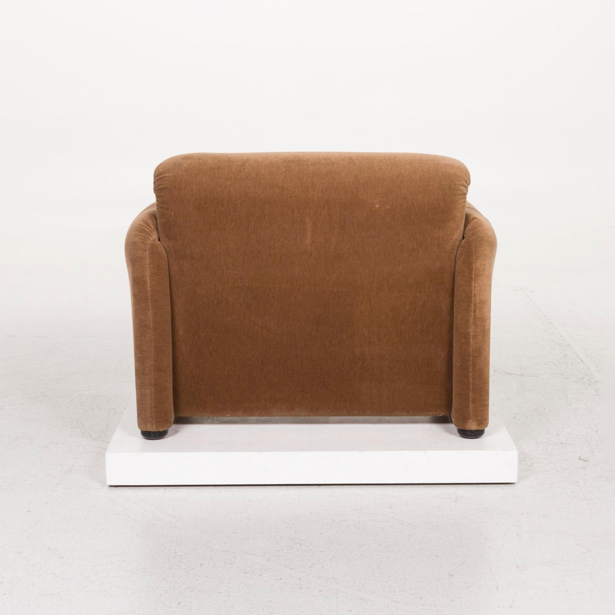 Contemporary Cassina Maralunga Fabric Armchair Brown Function