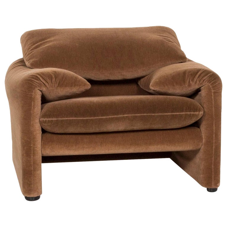 Cassina Maralunga Fabric Armchair Brown Function at 1stDibs | cassina  maralunga chair, maralunga armchair, brown fabric armchair