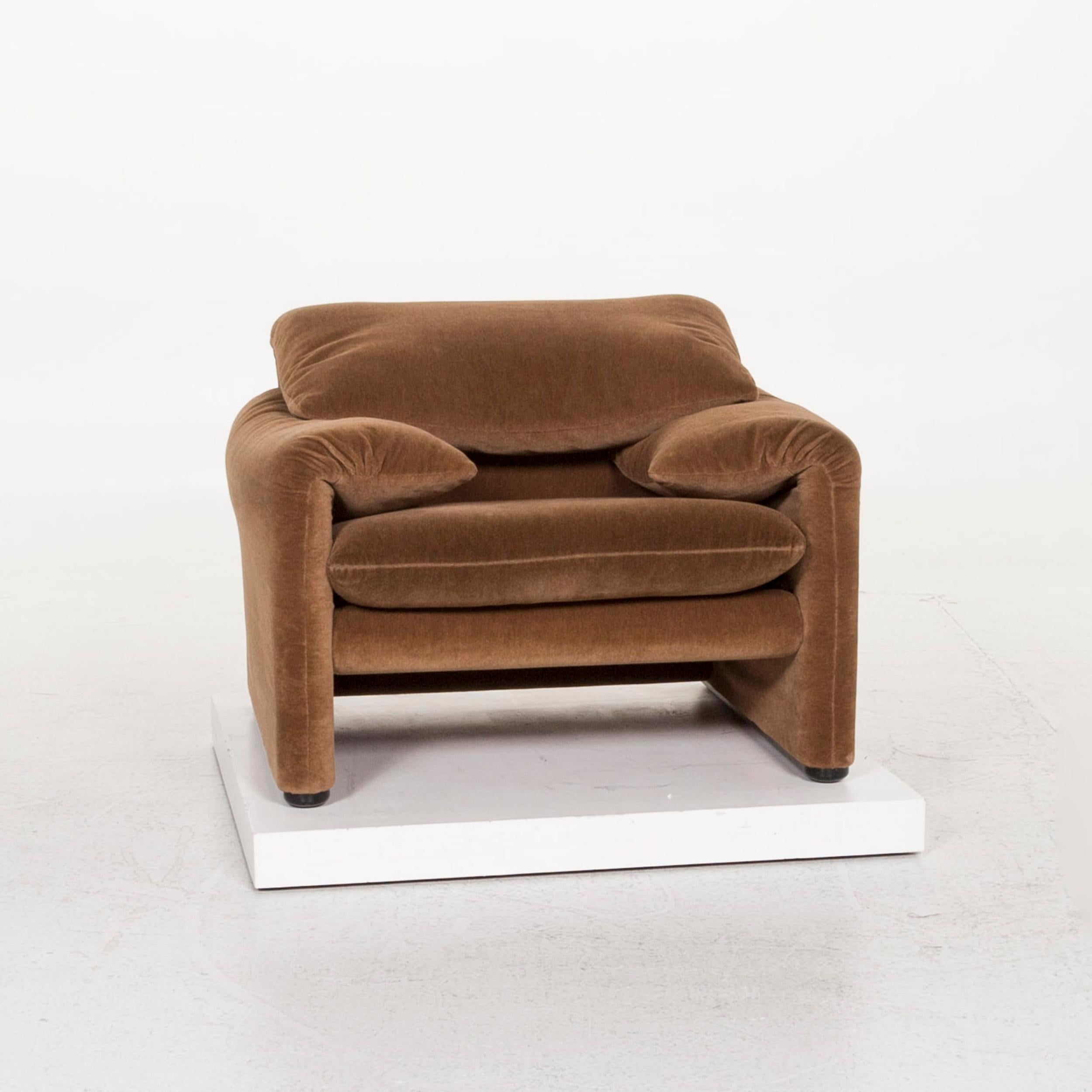 Modern Cassina Maralunga Fabric Armchair Set Brown Function