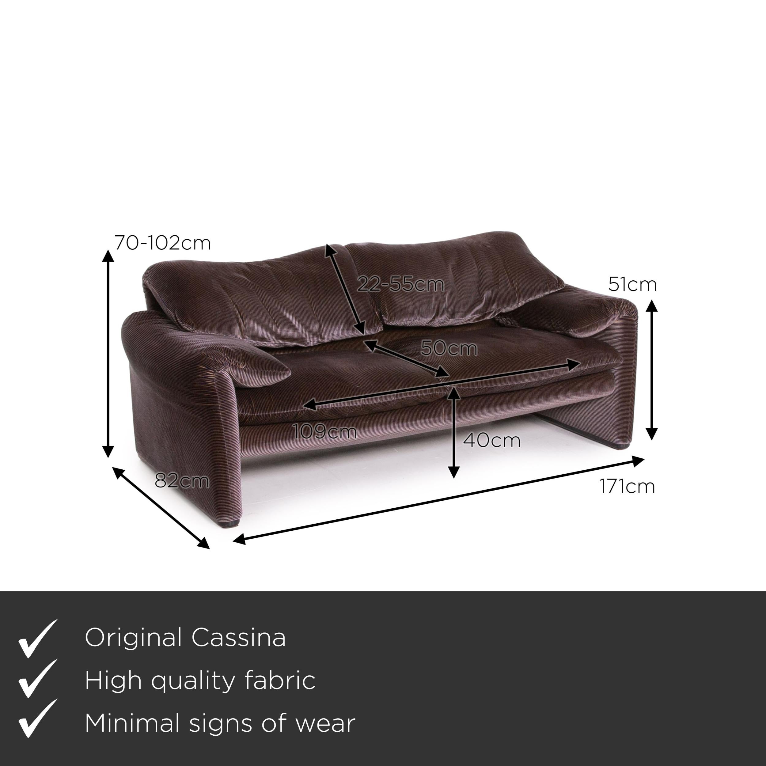 We present to you a Cassina Maralunga fabric sofa purple aubergine three-seat function couch.


 Product measurements in centimeters:
 

Depth 82
Width 171
Height 70
Seat height 40
Rest height 51
Seat depth 50
Seat width 109
Back height