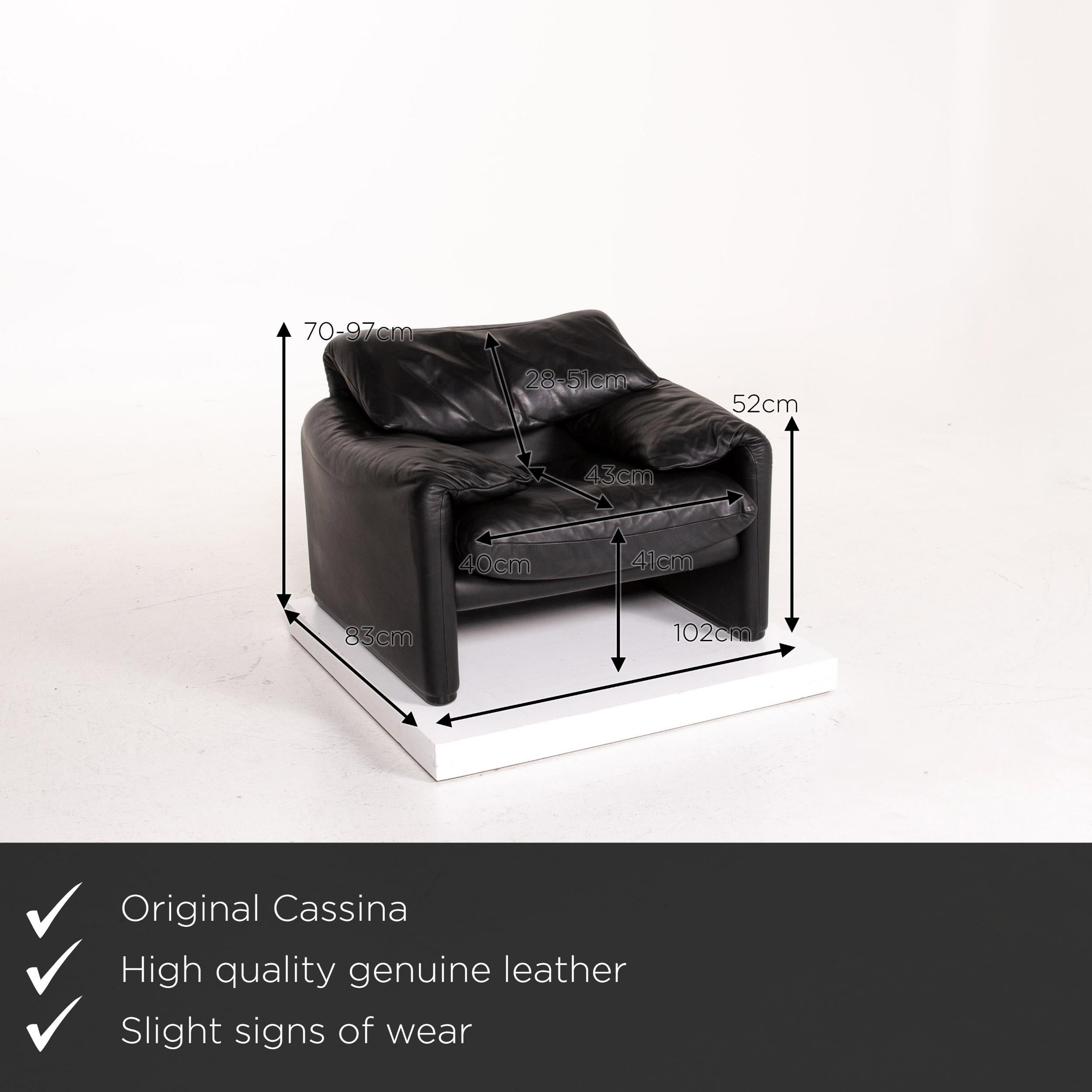 We present to you a Cassina Maralunga leather armchair black function.
 

 Product measurements in centimeters:
 

Depth: 83
Width: 102
Height: 70
Seat height: 41
Rest height: 52
Seat depth: 43
Seat width: 40
Back height: 28.

 