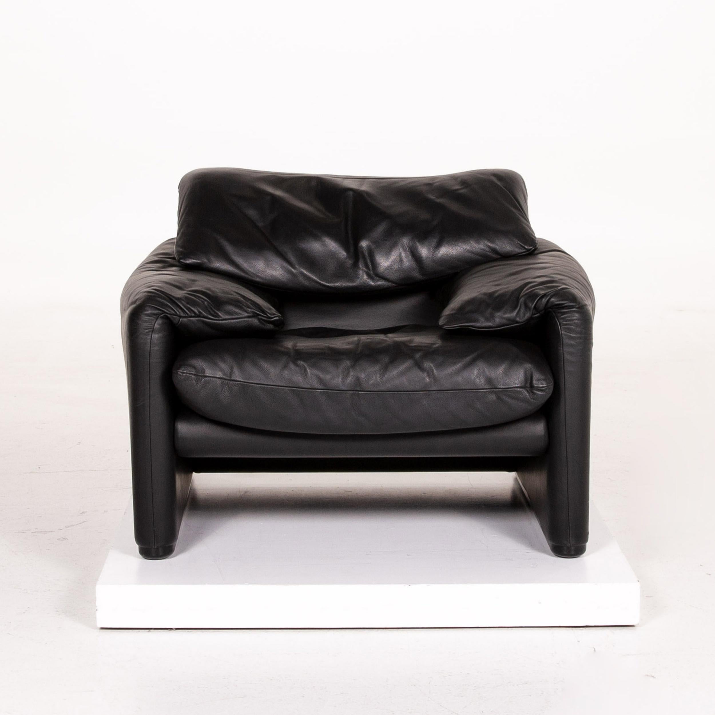 Contemporary Cassina Maralunga Leather Armchair Black Function