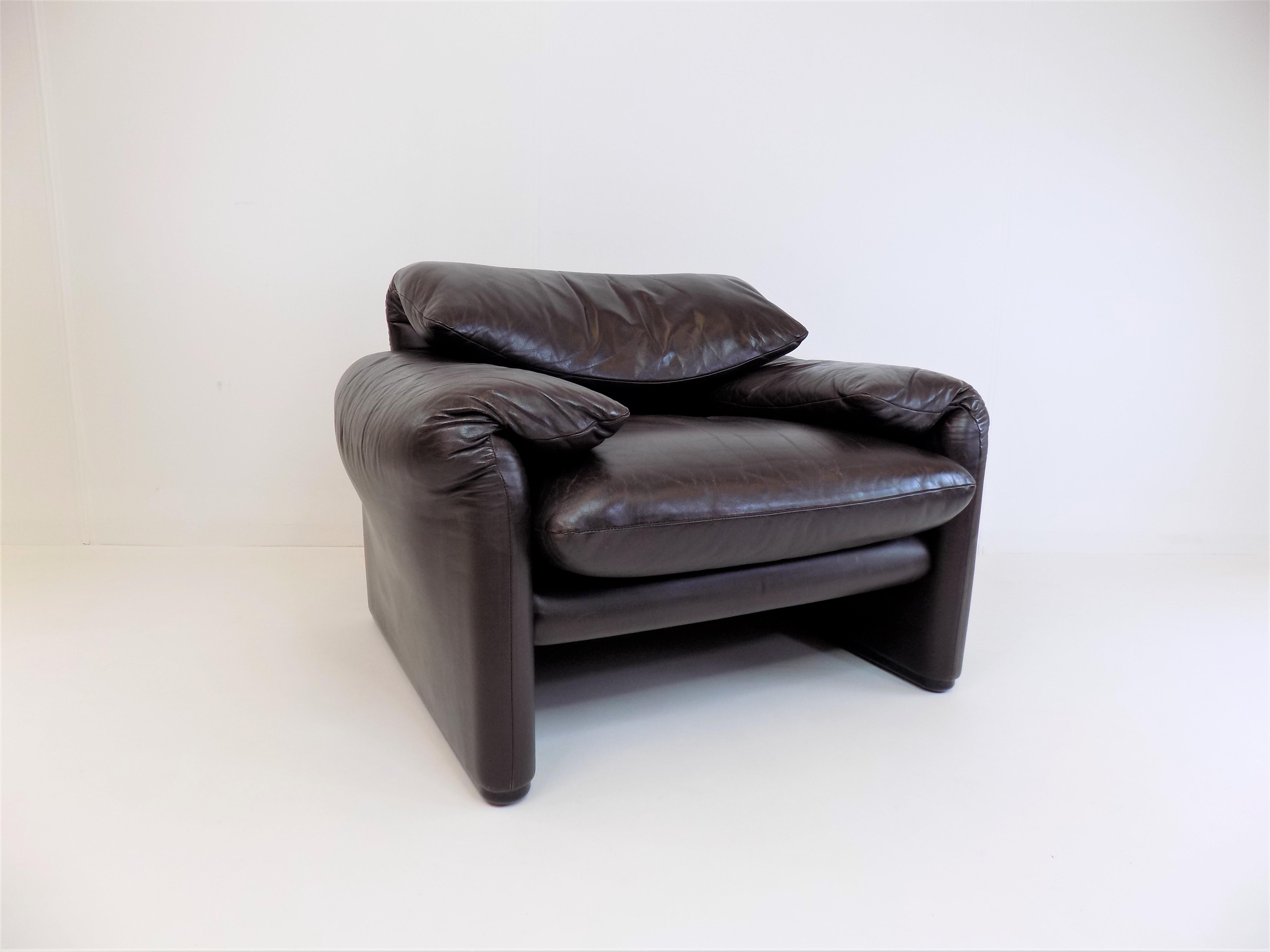 Cassina Maralunga Leather Armchair Brown by Vico Magistretti 7