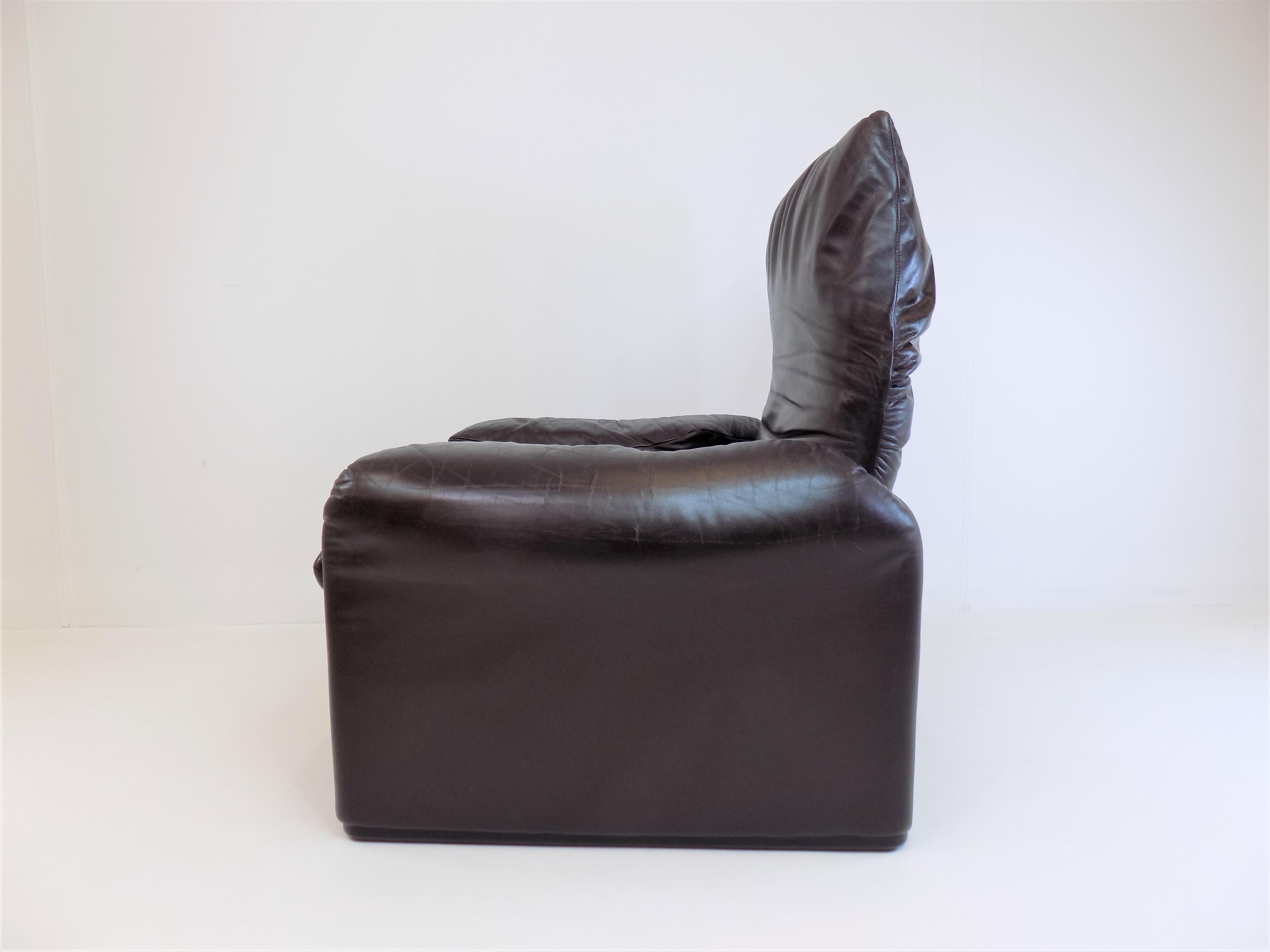 Cassina Maralunga Leather Armchair Brown by Vico Magistretti In Good Condition In Ludwigslust, DE