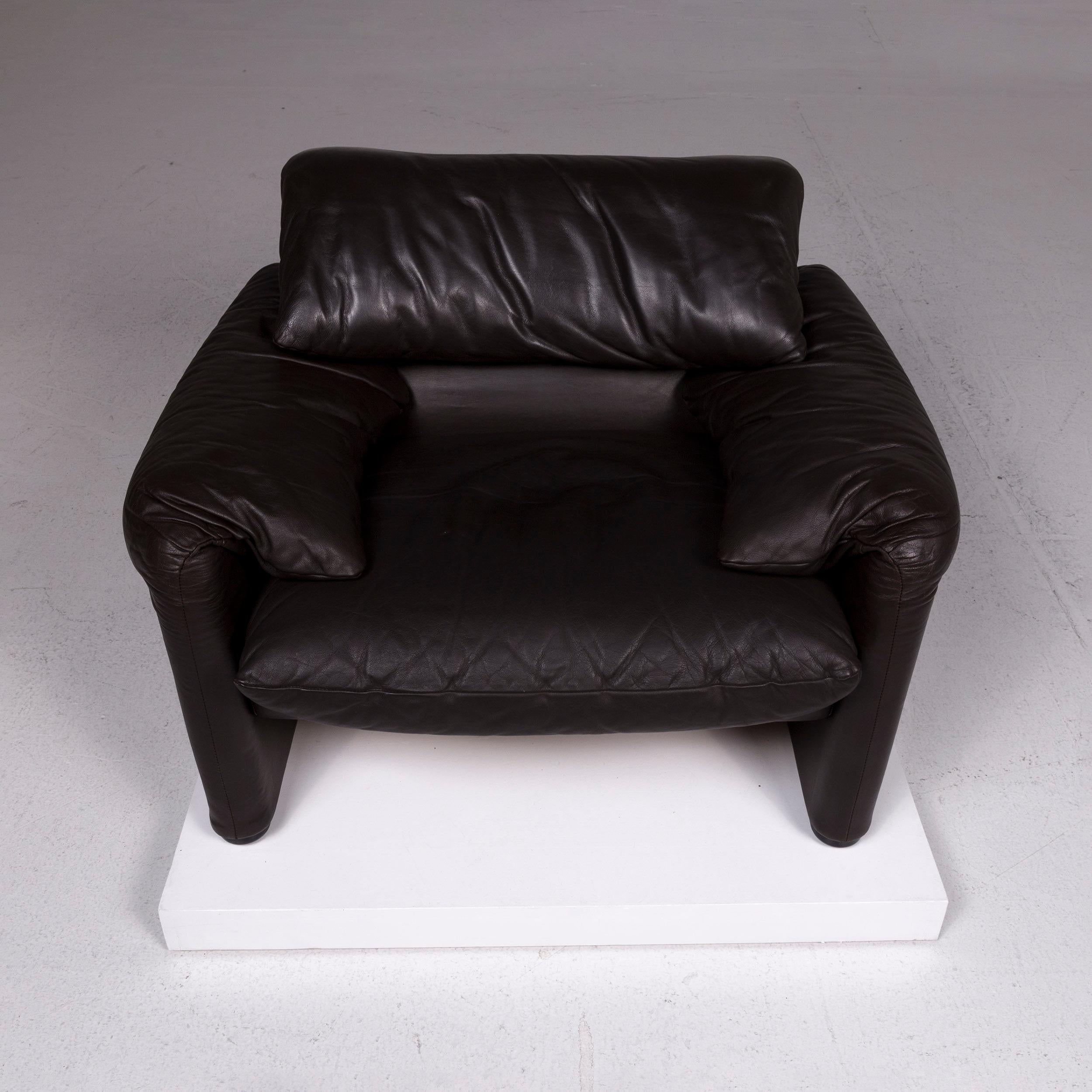 Contemporary Cassina Maralunga Leather Armchair Brown Dark Brown Function