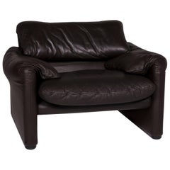 Cassina Maralunga Leather Armchair Brown Dark Brown Function