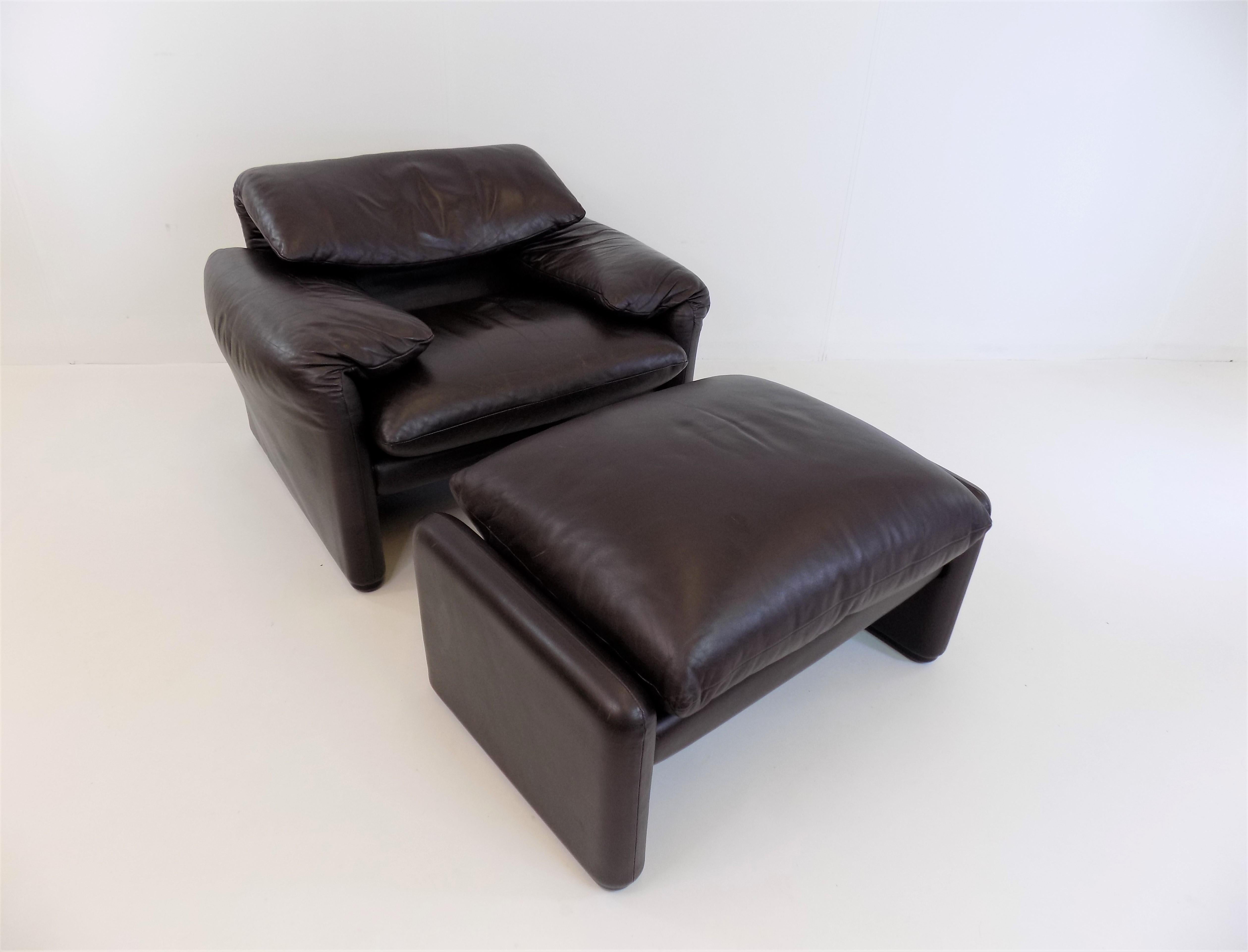 Cassina Maralunga Leather Armchair with Ottoman by Vico Magistretti 4