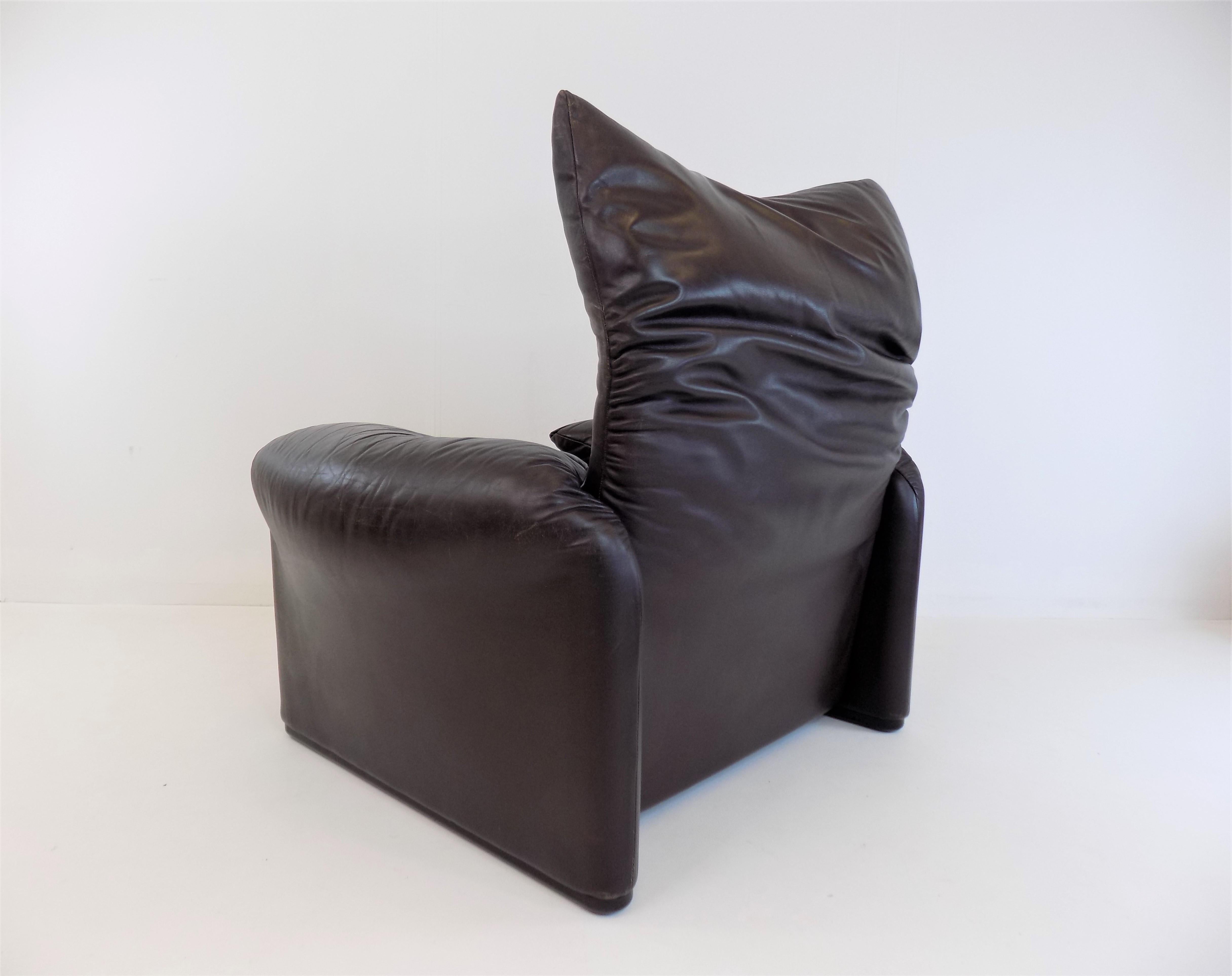 Cassina Maralunga Leather Armchair with Ottoman by Vico Magistretti 5