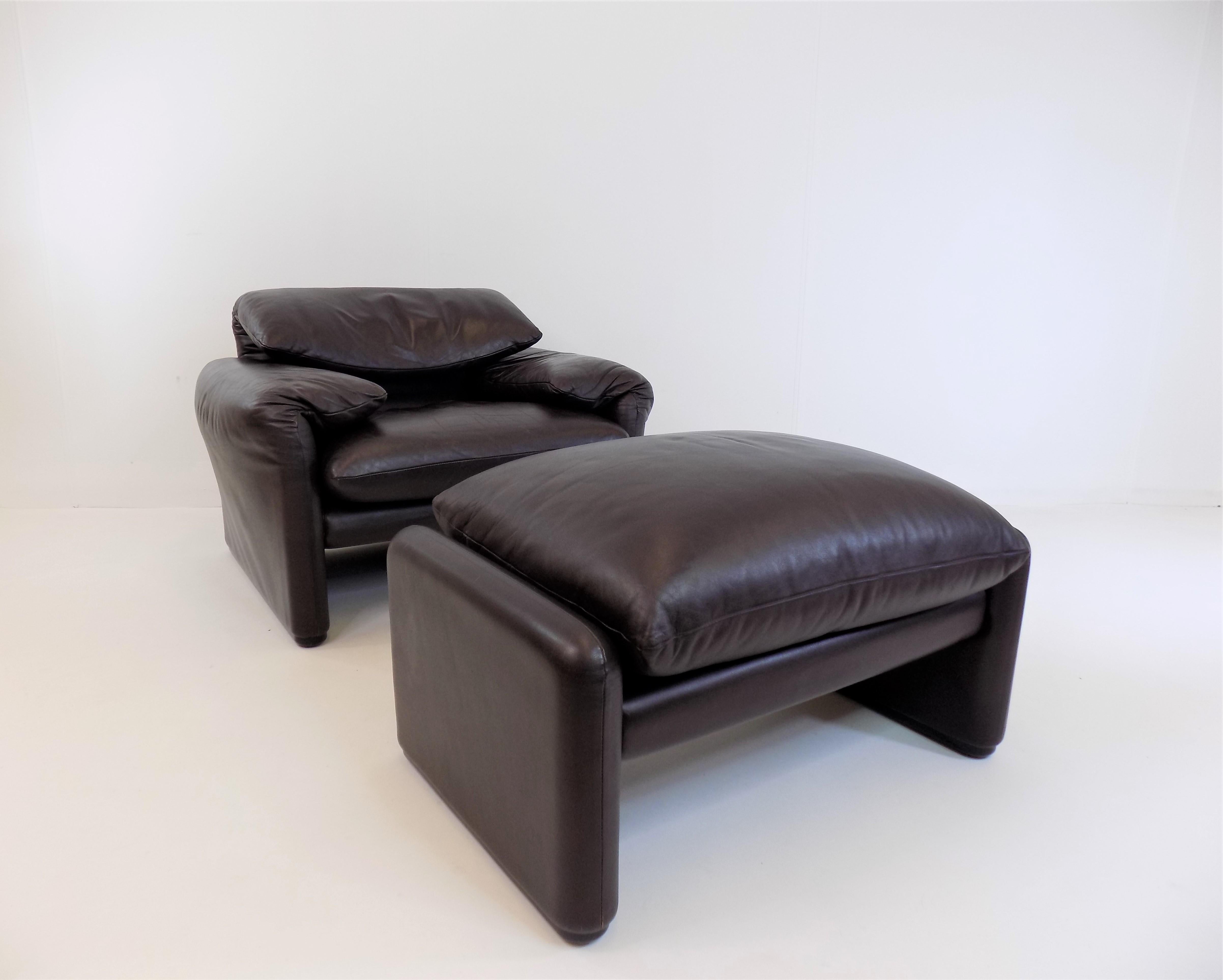 Cassina Maralunga Leather Armchair with Ottoman by Vico Magistretti 9