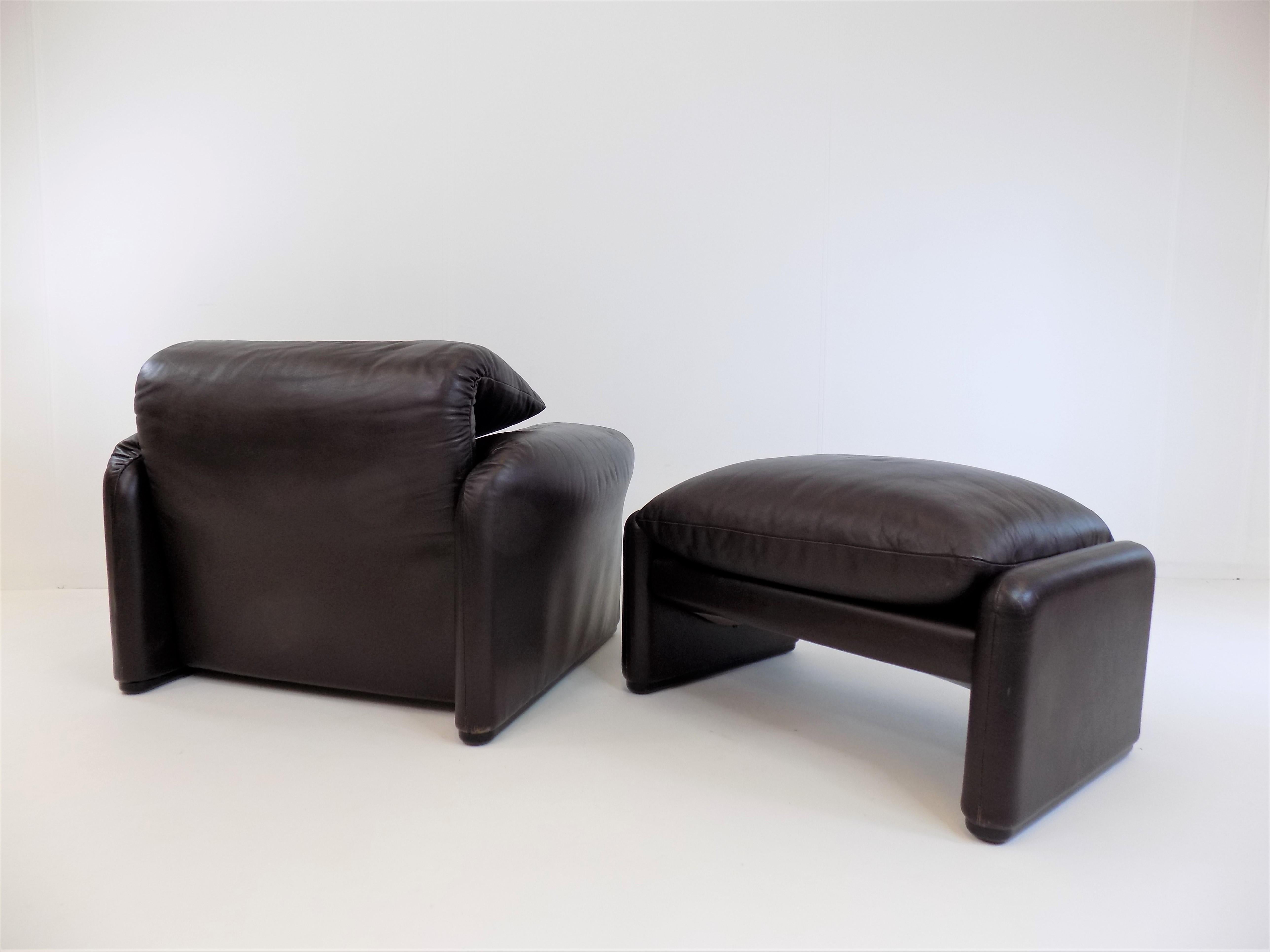 Late 20th Century Cassina Maralunga Leather Armchair with Ottoman by Vico Magistretti
