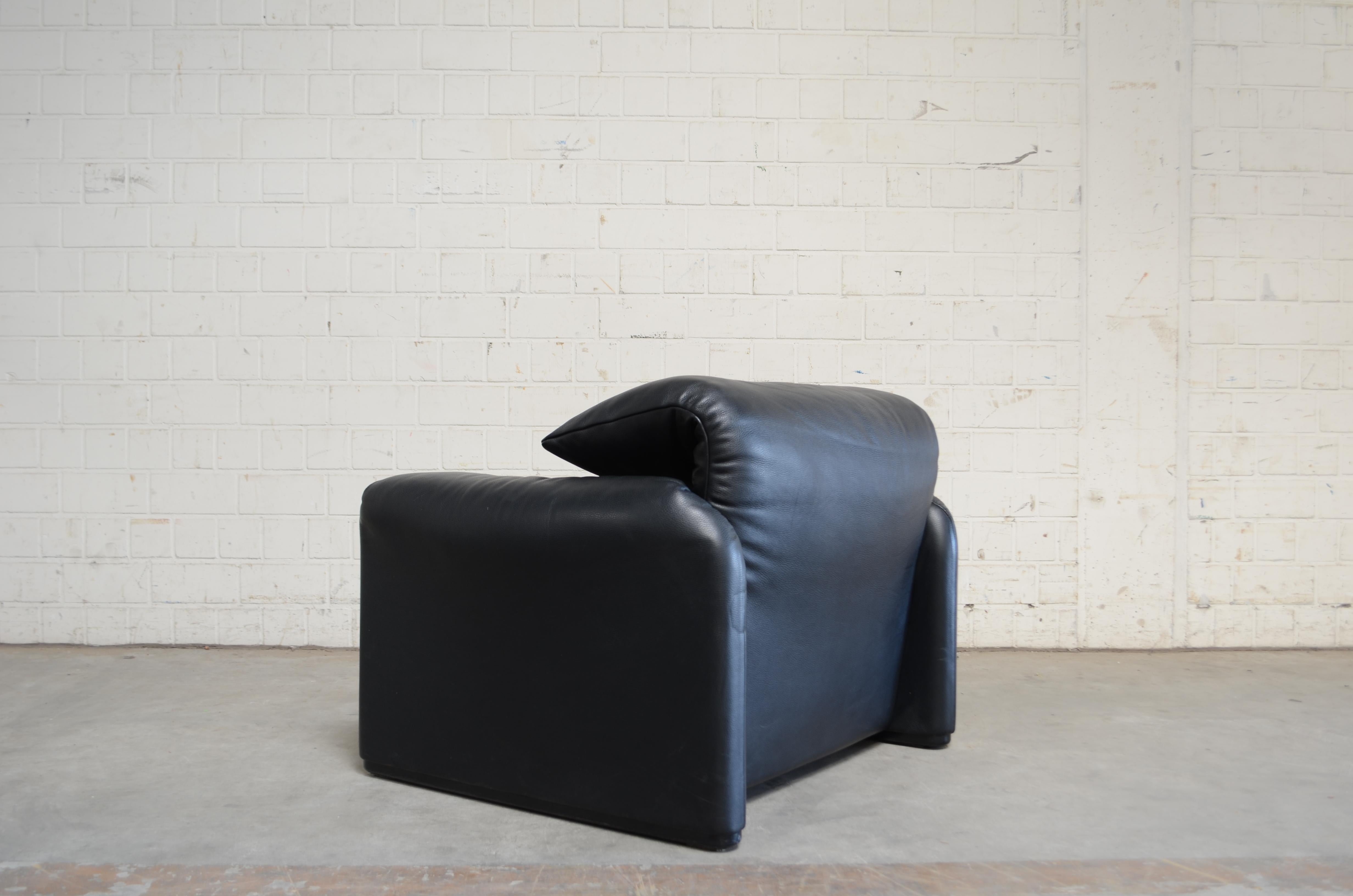 Cassina Maralunga Leather Chair by Vico Magistretti 4