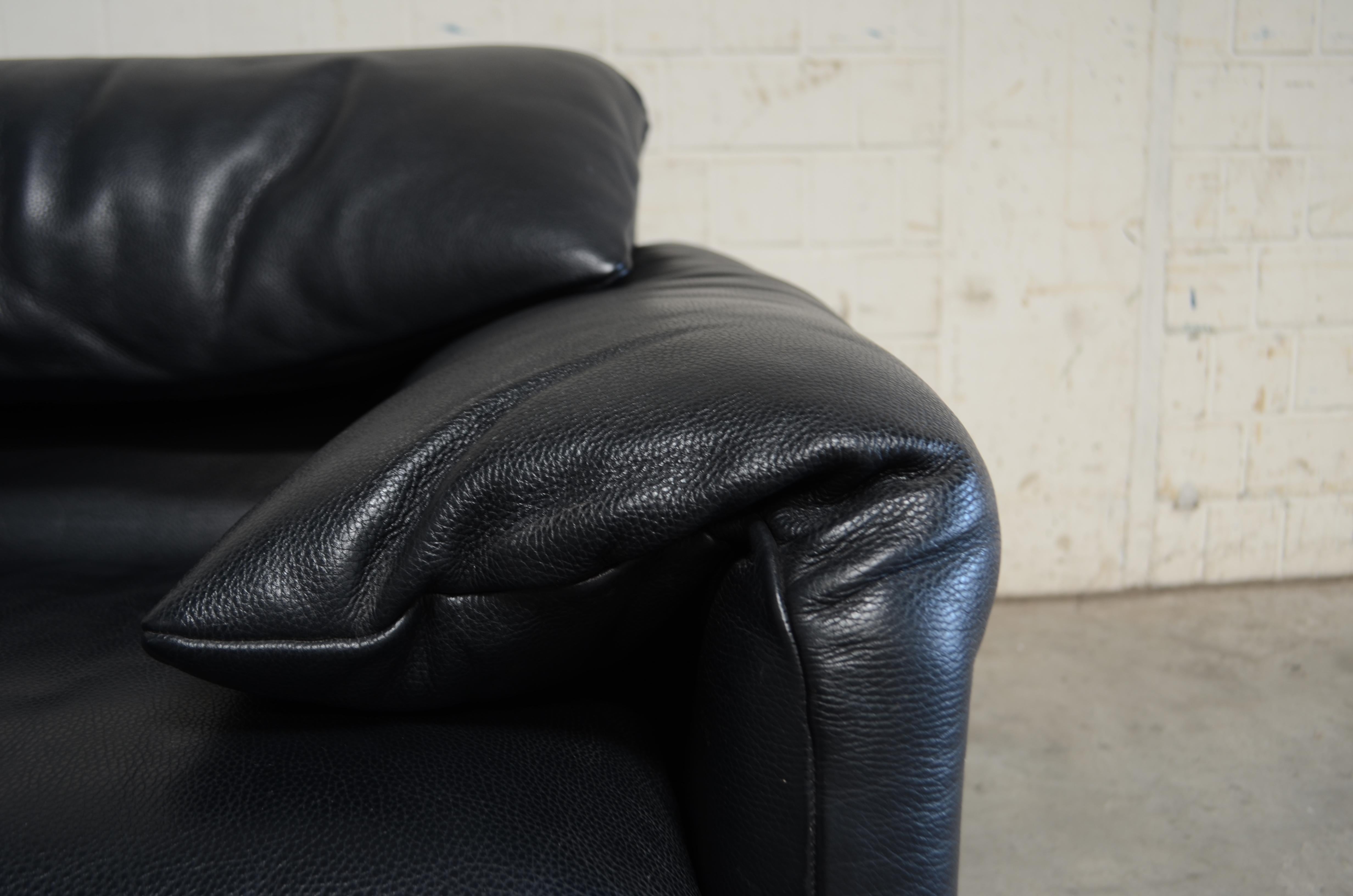 Cassina Maralunga Leather Chair by Vico Magistretti 2