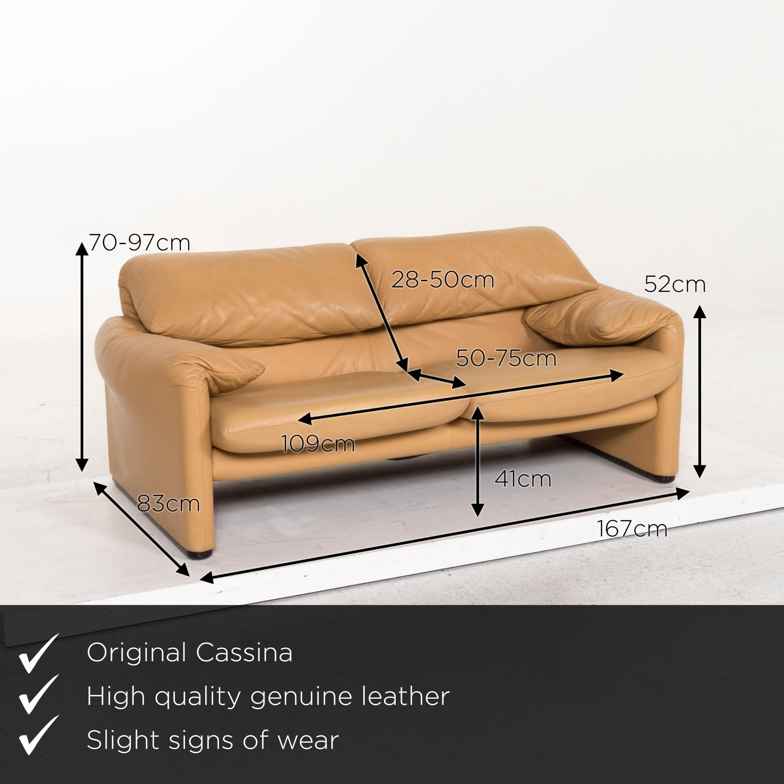 We present to you a Cassina Maralunga leather sofa beige two-seat function couch.
 

 Product measurements in centimeters:
 

Depth 83
Width 167
Height 70
Seat height 41
Rest height 52
Seat depth 50
Seat width 109
Back height 28.
 