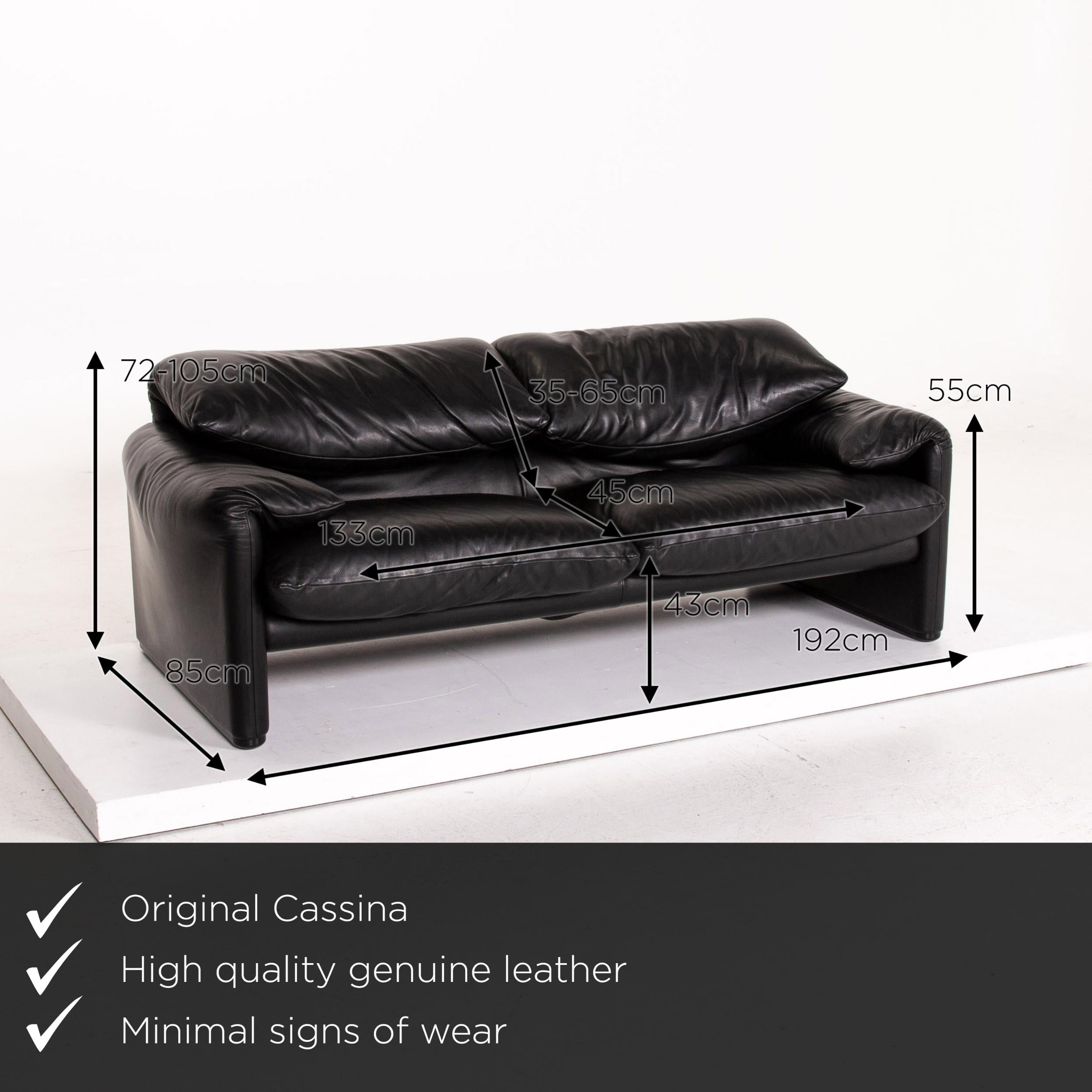We present to you a Cassina Maralunga leather sofa black three-seat function couch.

 

 Product measurements in centimeters:
 

Depth 85
Width 192
Height 72
Seat height 43
Rest height 55
Seat depth 45
Seat width 133
Back height 35.