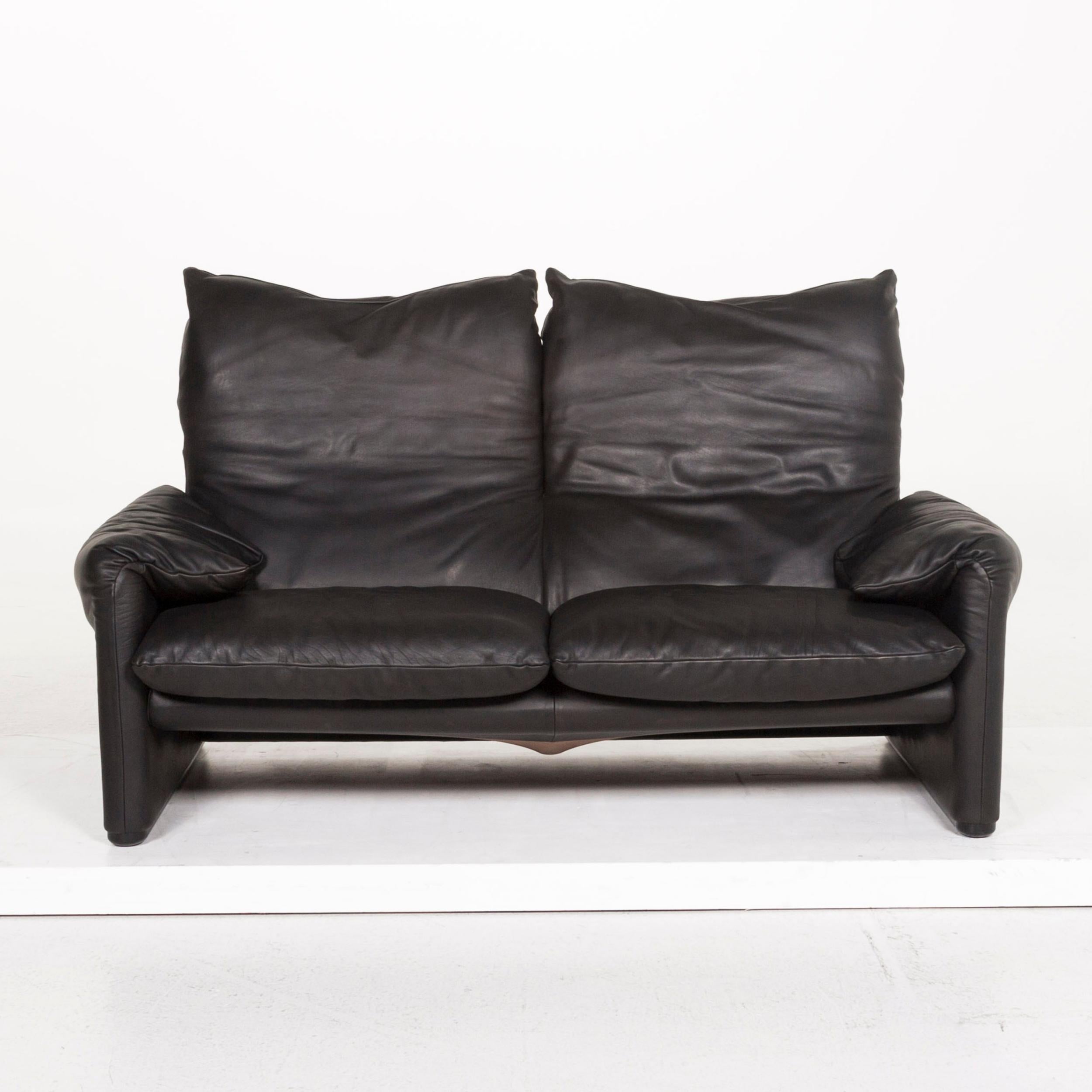 We bring to you a Cassina Maralunga leather sofa black two-seat function couch.


 Product measurements in centimeters:
 

Depth 83
Width 167
Height 70
Seat-height 41
Rest-height 52
Seat-depth 50
Seat-width 109
Back-height 28.
 