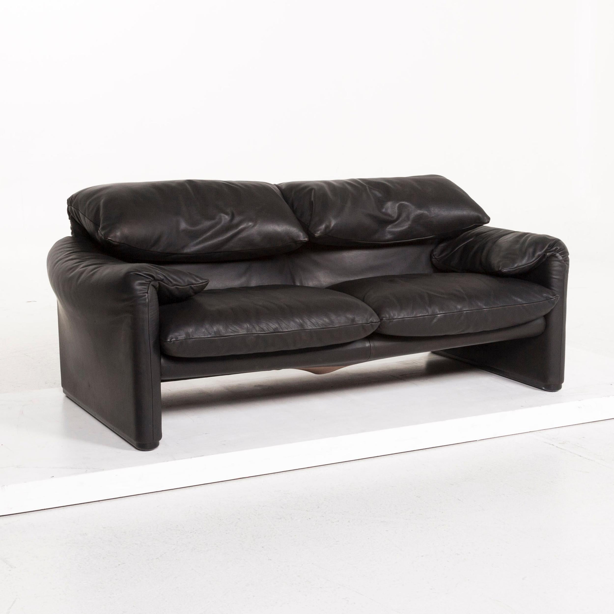 Cassina Maralunga Leather Sofa Black Two-Seat Function Couch In Good Condition In Cologne, DE