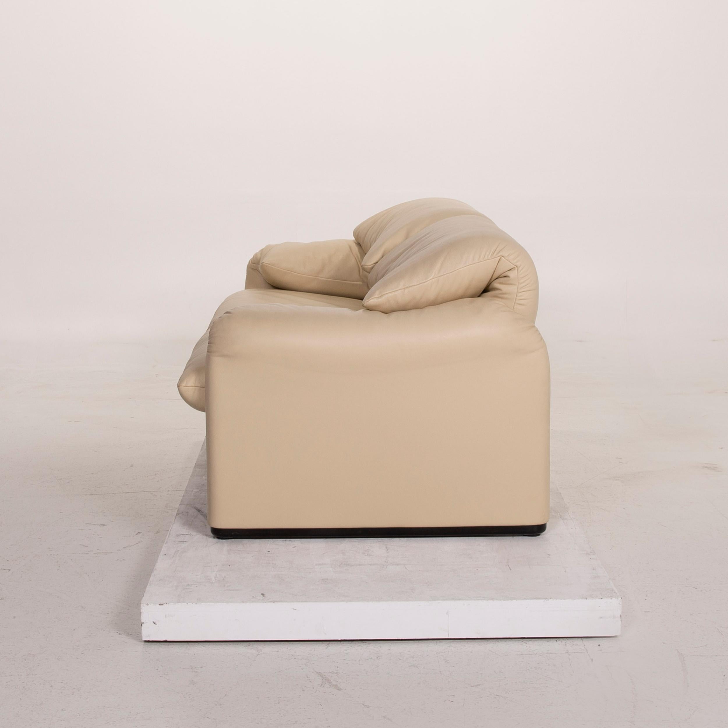 Cassina Maralunga Leather Sofa Cream Two-Seat For Sale 4