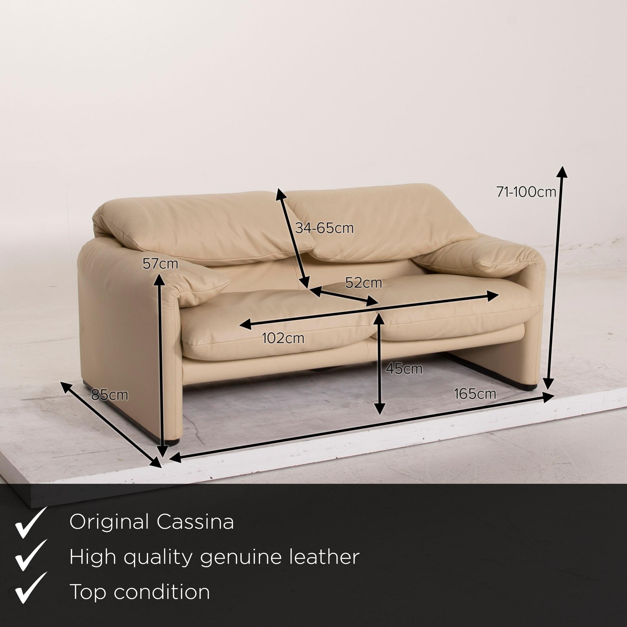 We present to you a Cassina Maralunga leather sofa cream two-seat.


 Product measurements in centimeters:
 

Depth 85
Width 165
Height 71
Seat height 45
Rest height 57
Seat depth 52
Seat width 102
Back height 34.

  