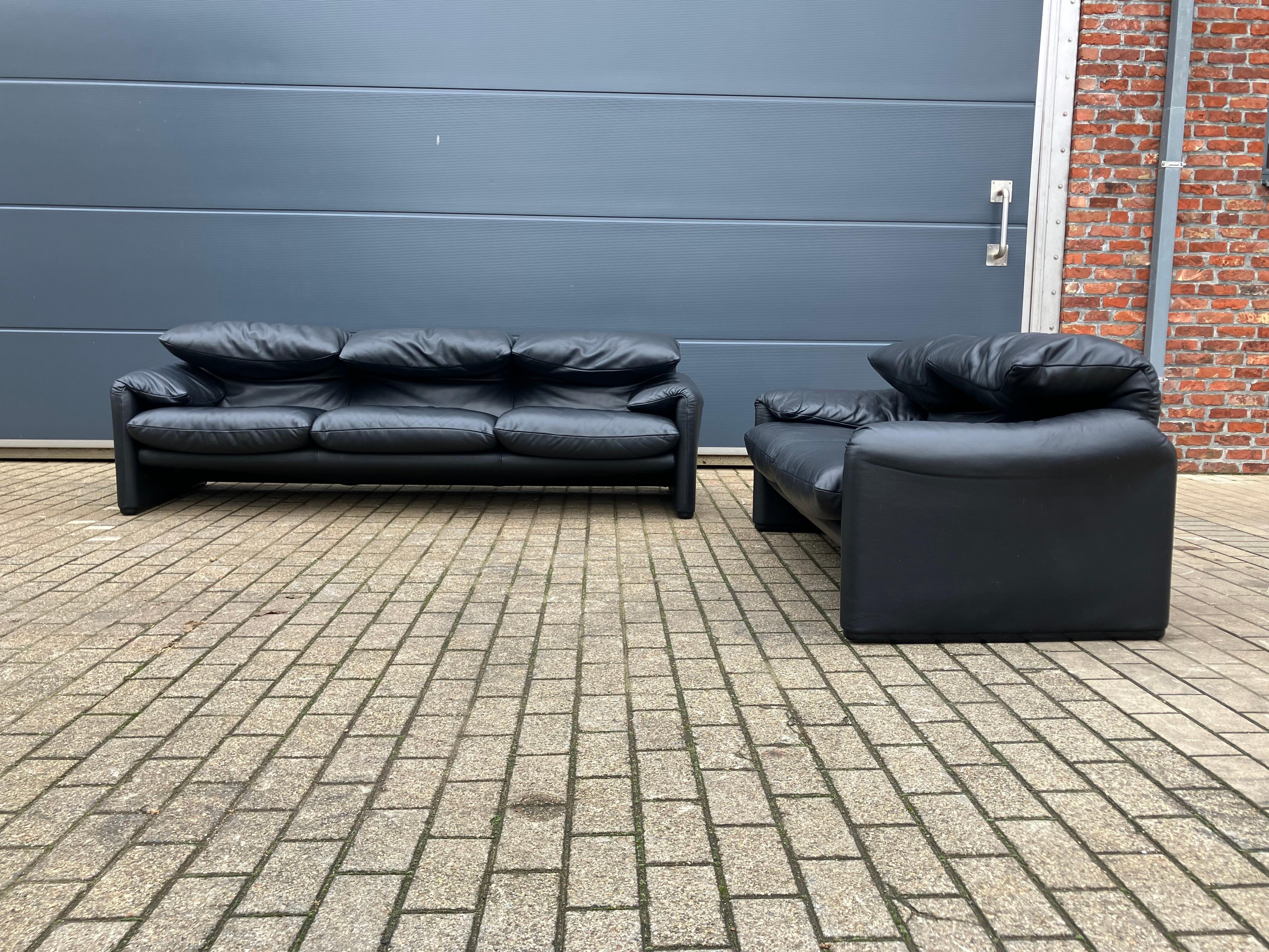 Cassina Maralunga set 2+3seater Original Black leather with all the labels 6