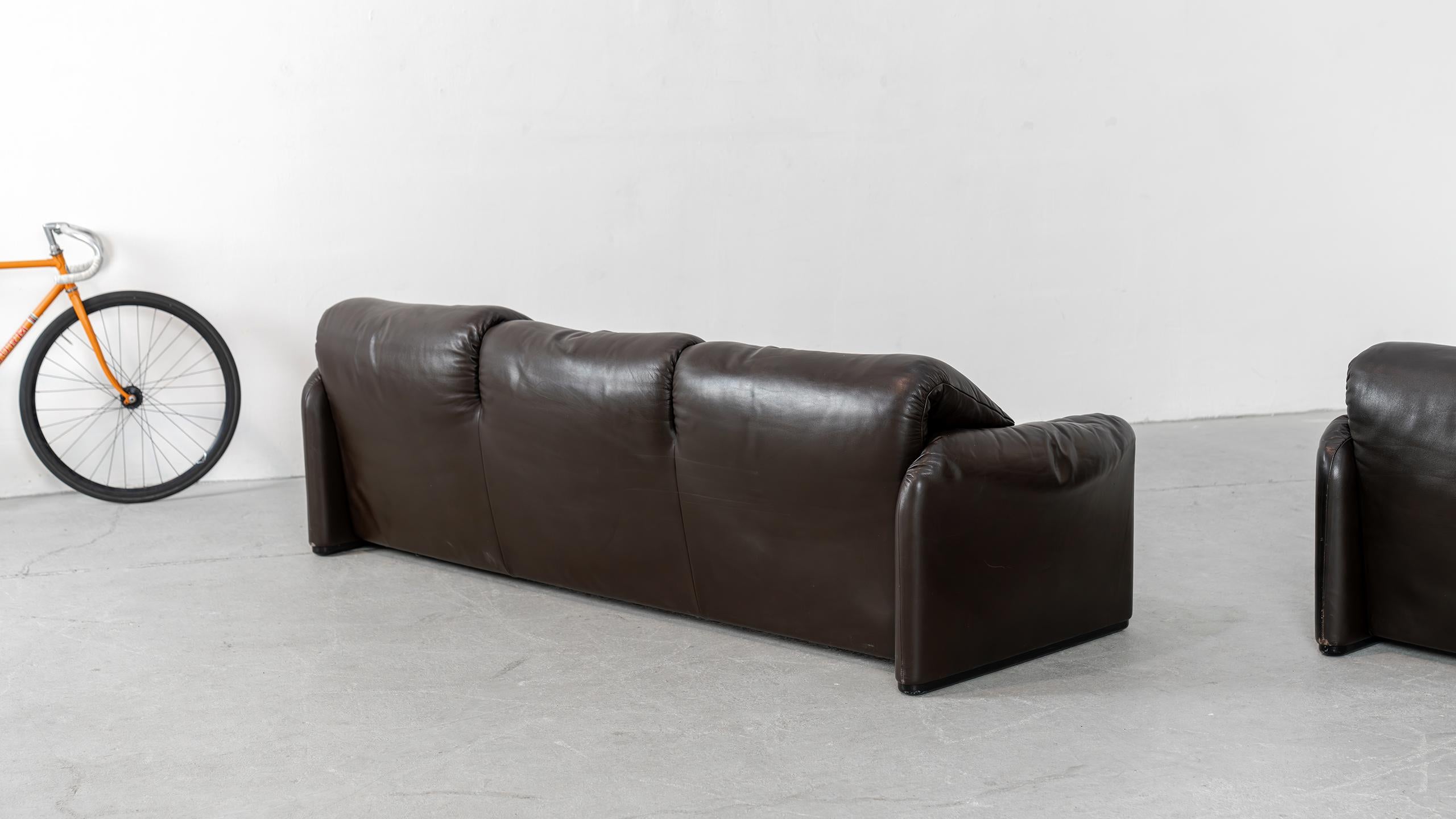 Cassina Maralunga Sofa brown Leather Vico Magistretti Lounge Chair MCM Italy For Sale 6