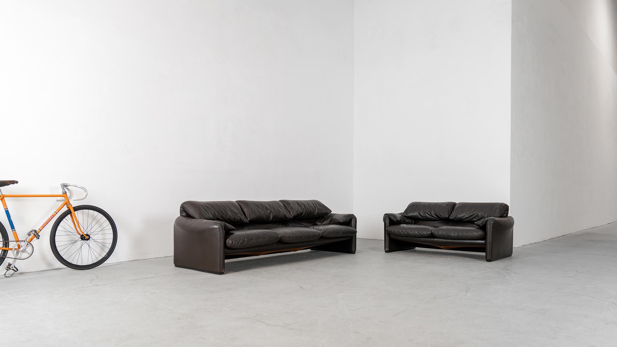 Hand-Crafted Cassina Maralunga Sofa brown Leather Vico Magistretti Lounge Chair MCM Italy For Sale