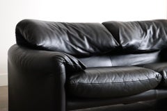 Cassina Maralunga Canapé deux places en cuir noir Vico Magistretti, années 1970