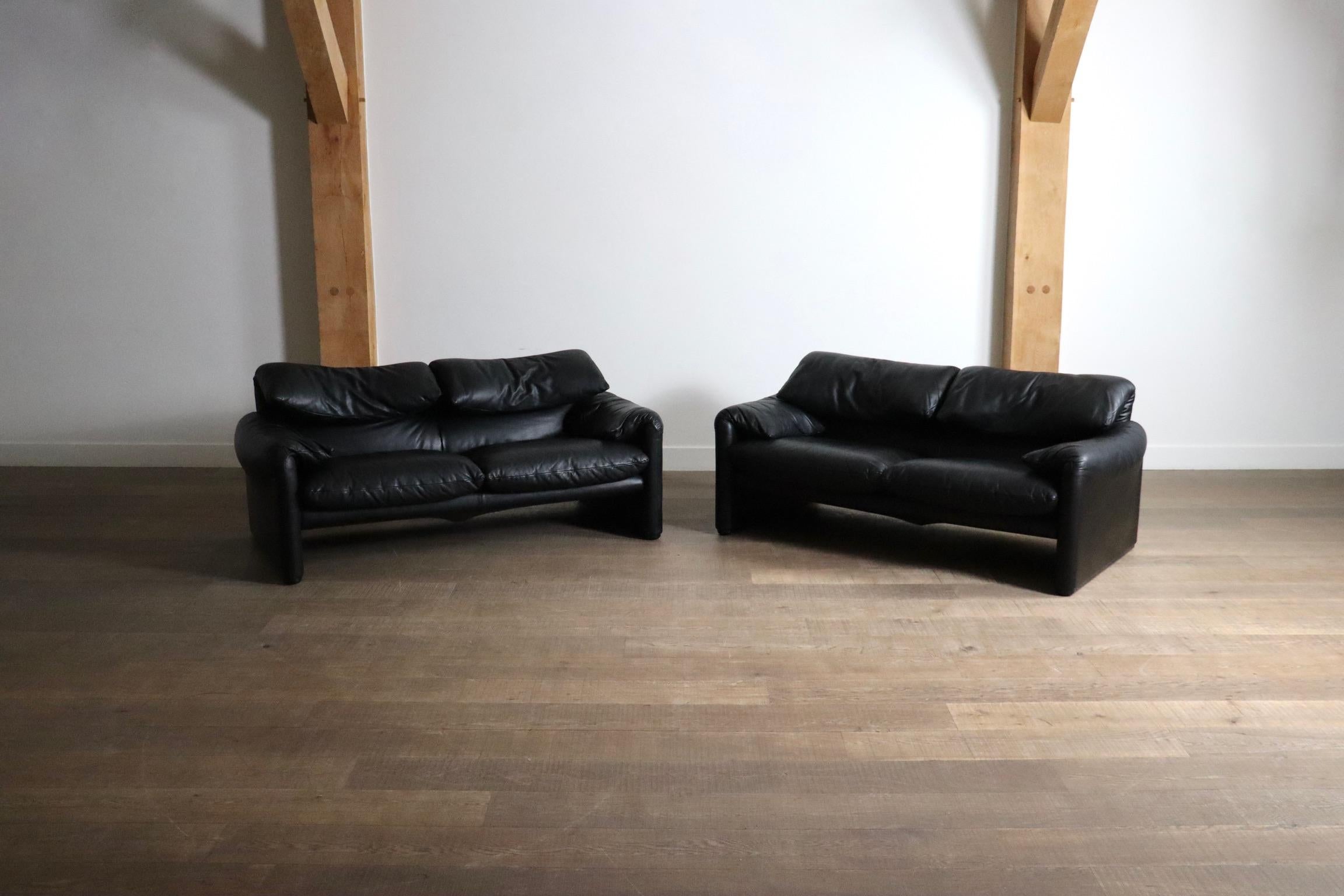 Cassina Maralunga Canapé deux places en cuir noir Vico Magistretti, années 1970 en vente 1
