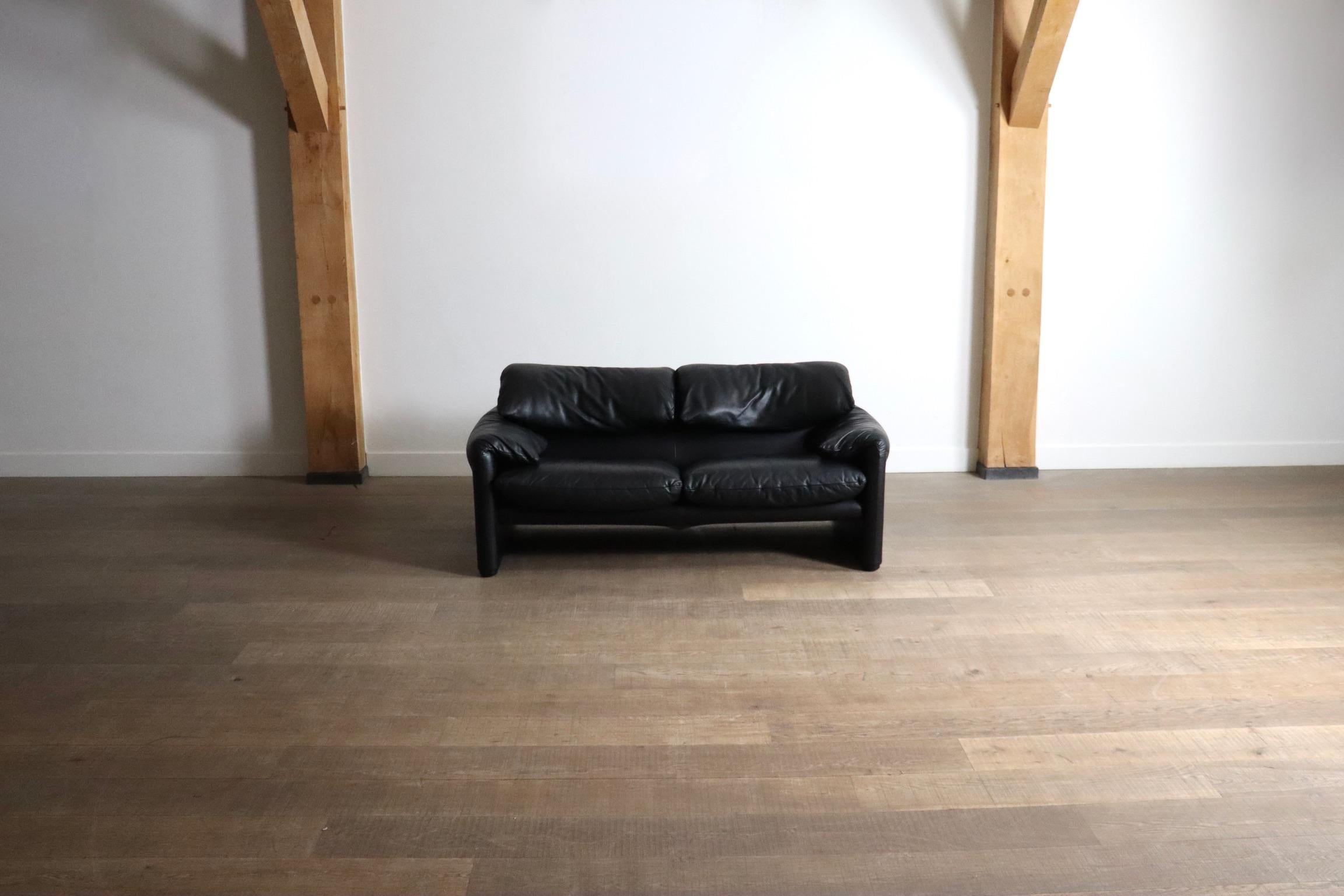 Cassina Maralunga Canapé deux places en cuir noir Vico Magistretti, années 1970 en vente 2