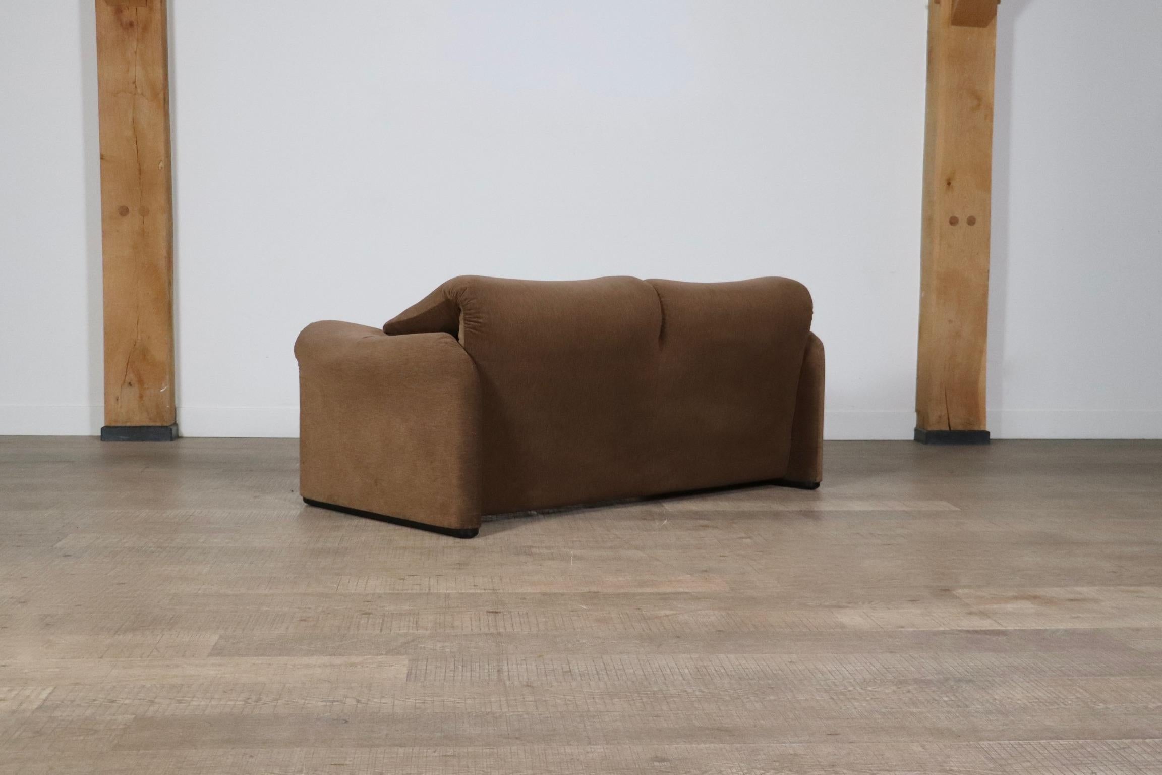 Cassina Maralunga Two Seater Sofa In Brown Velvet By Vico Magistretti, 1970s 7