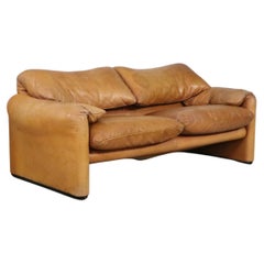 Cassina Maralunga Zweisitzer-Sofa aus cognacfarbenem Leder von Vico Magistretti, 1970er Jahre