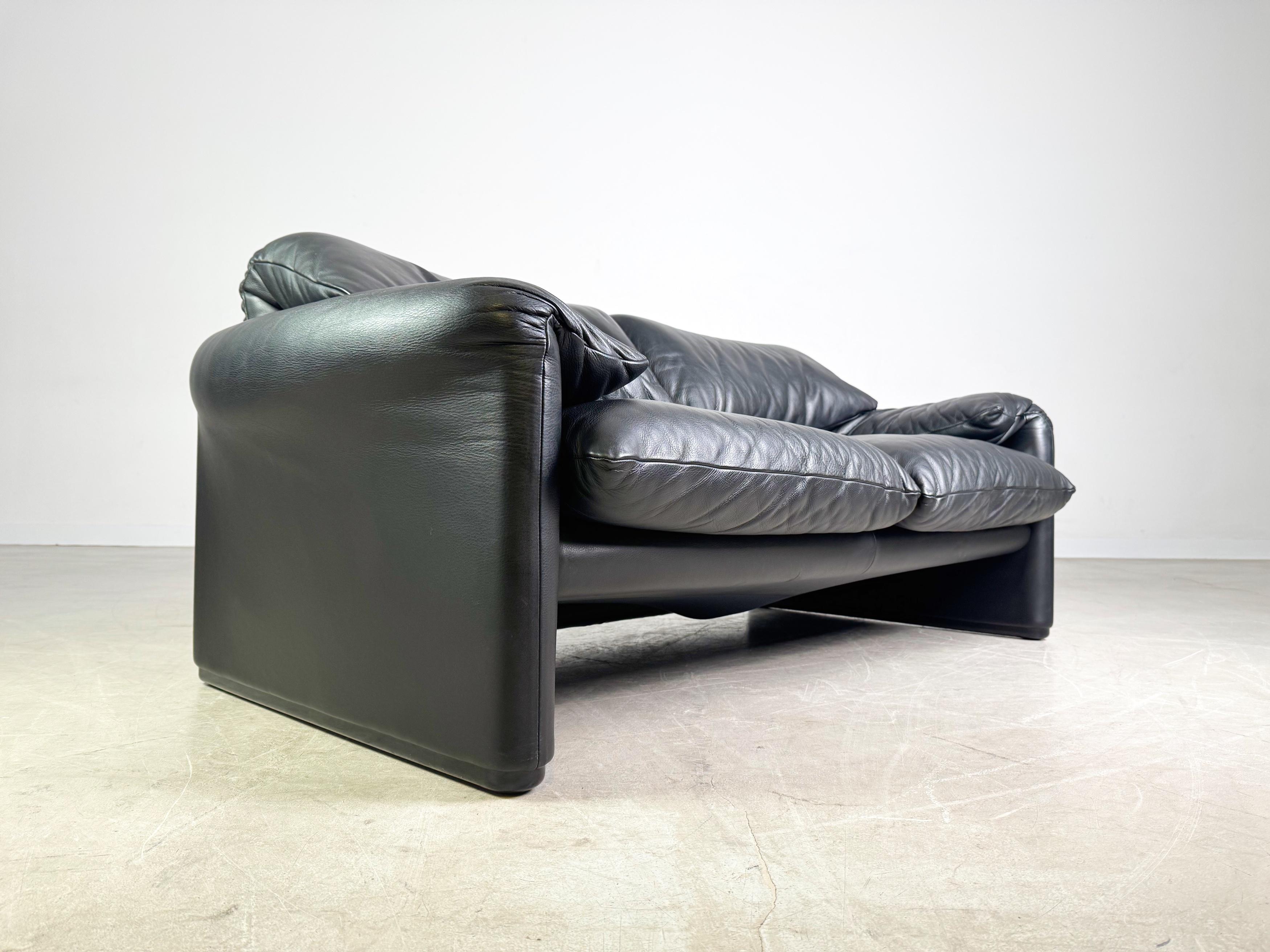 Cuir Cassina Maralunga Zweisitzer Sofa Couch Vico Magistretti Leder en vente