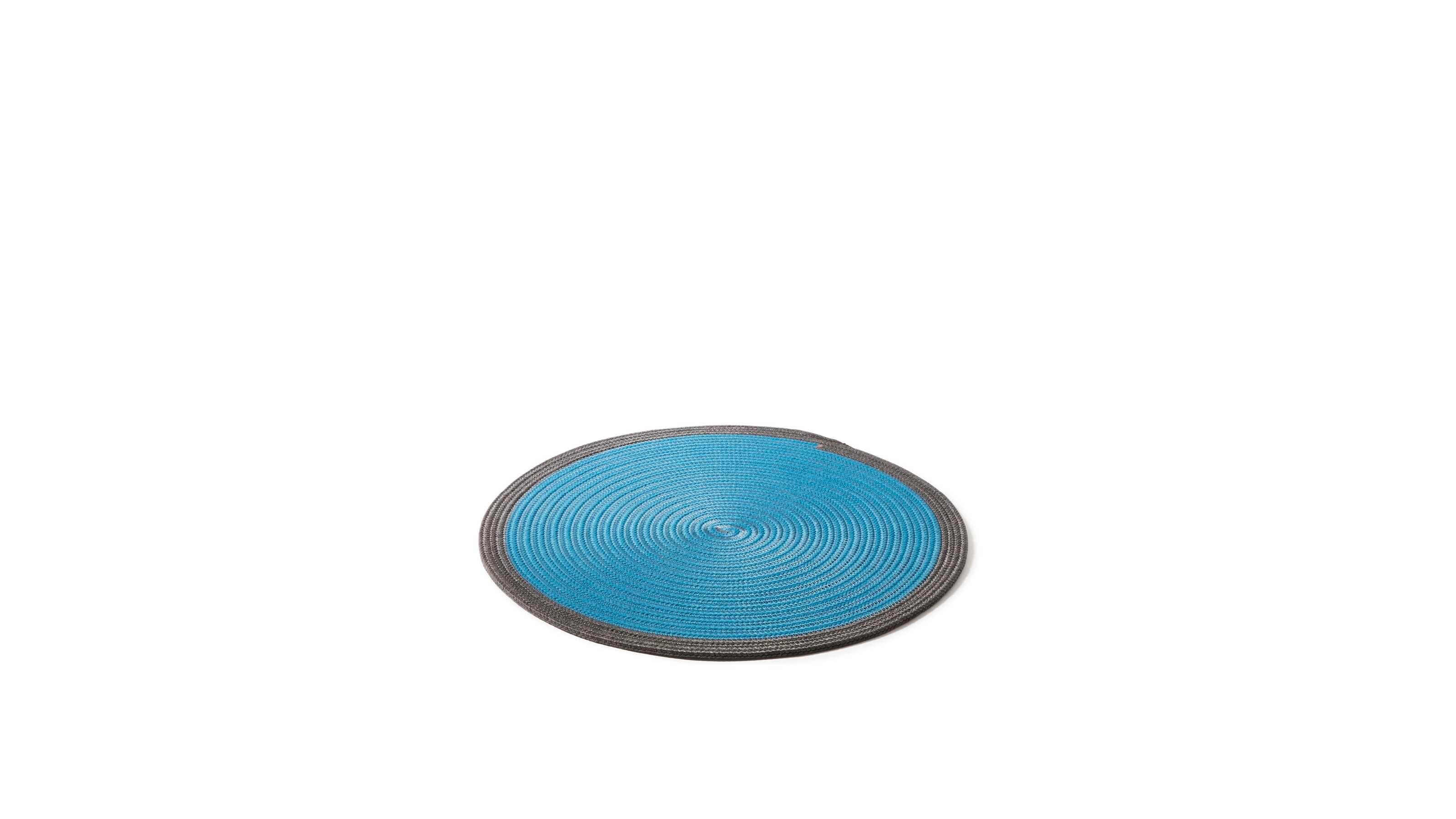 Cassina Mboro Outdoor Accessories 

Outdoor accessories complete the Cassina lineup of furnishings for open-air living and dining areas. The baskets are inspired by the shapes and brilliant colors of the wicker baskets made by African artisans, but