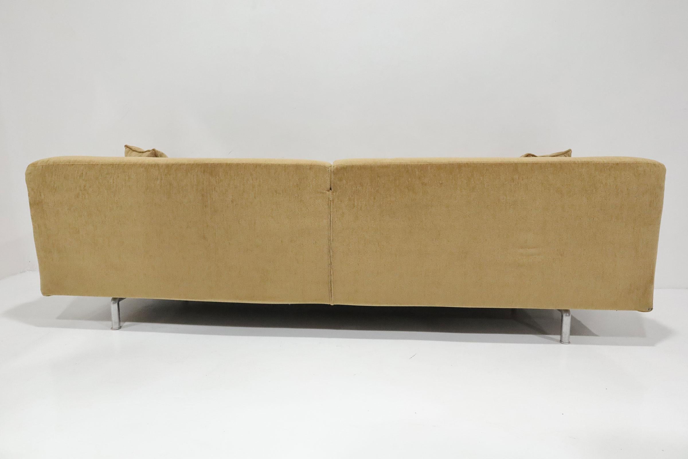 Italian Cassina Met 250 Sofa by Piero Lissoni