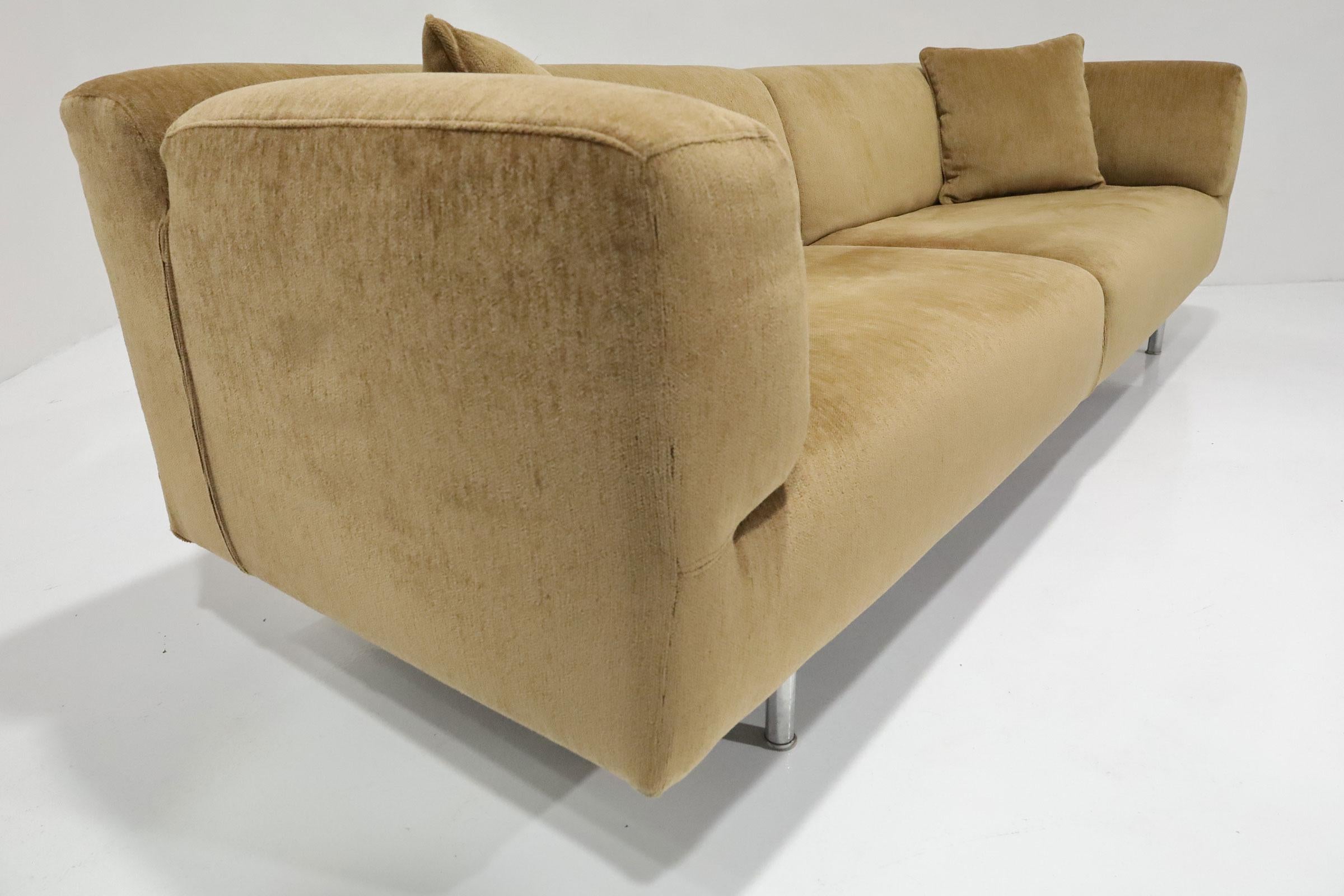 Contemporary Cassina Met 250 Sofa by Piero Lissoni