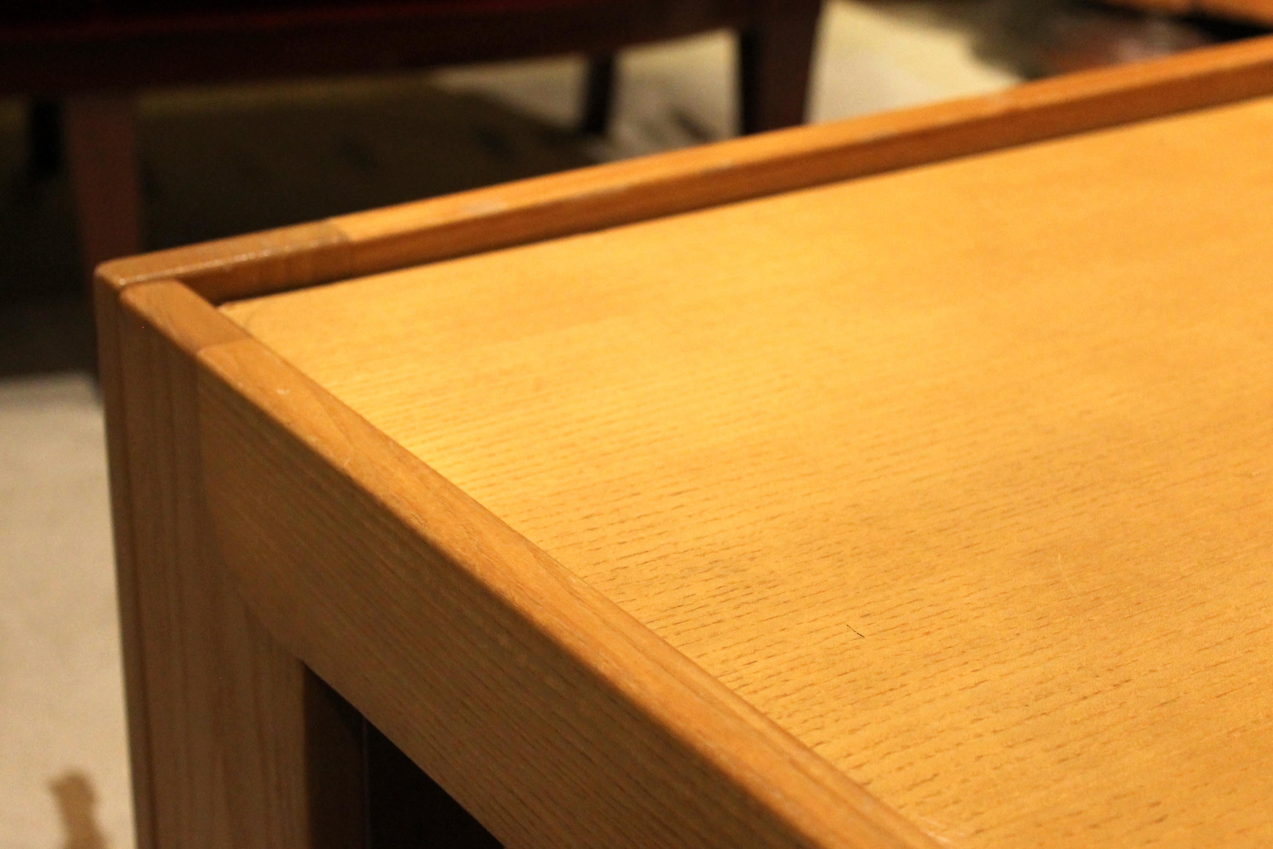 Cassina, Mid-Century Modern Italian Design Square Light Wood Coffee Table For Sale 5