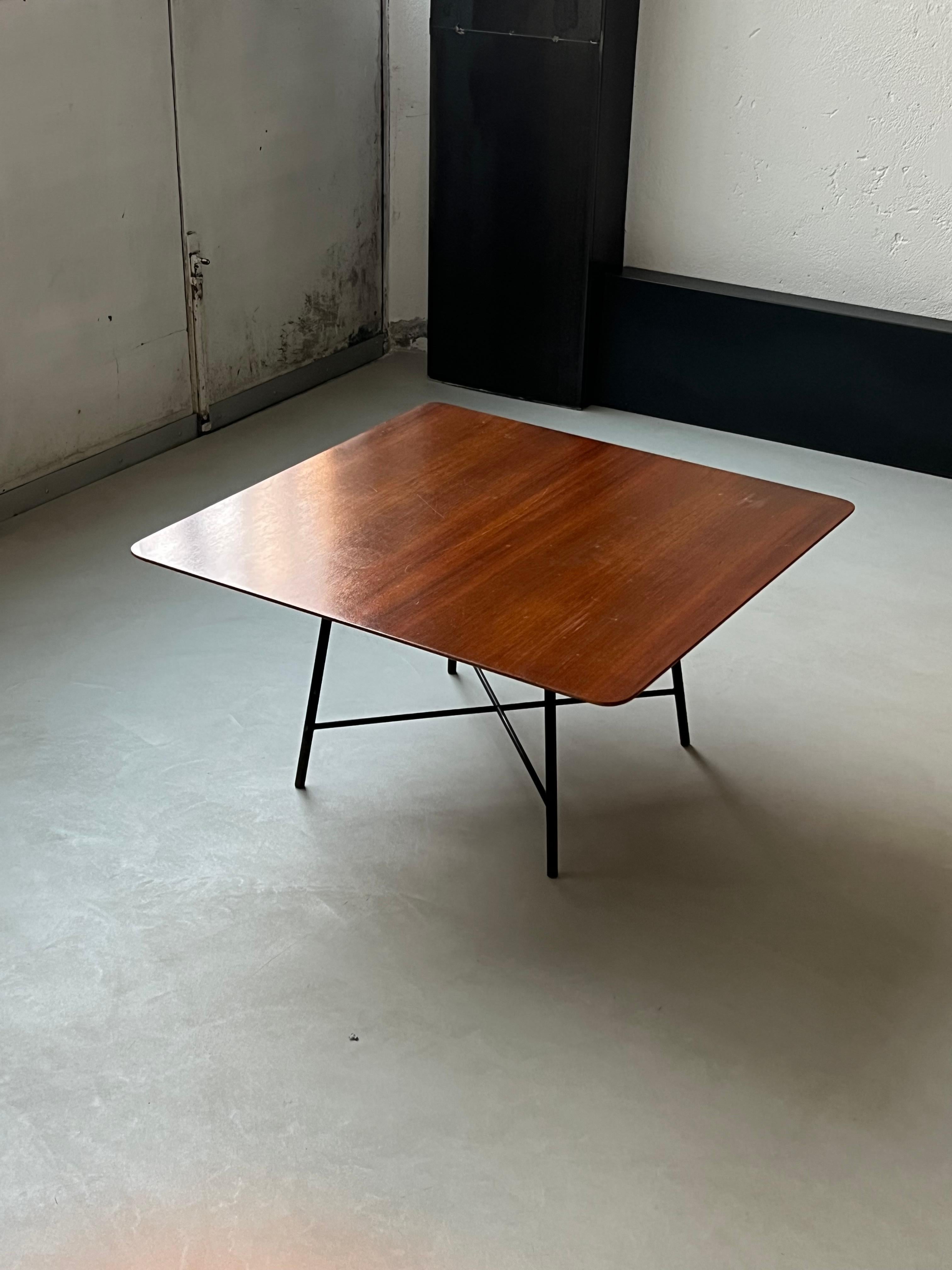 Coffee table in Wood and Metal/Brass by Ico Parisi for Cassina 1957 For Sale 5