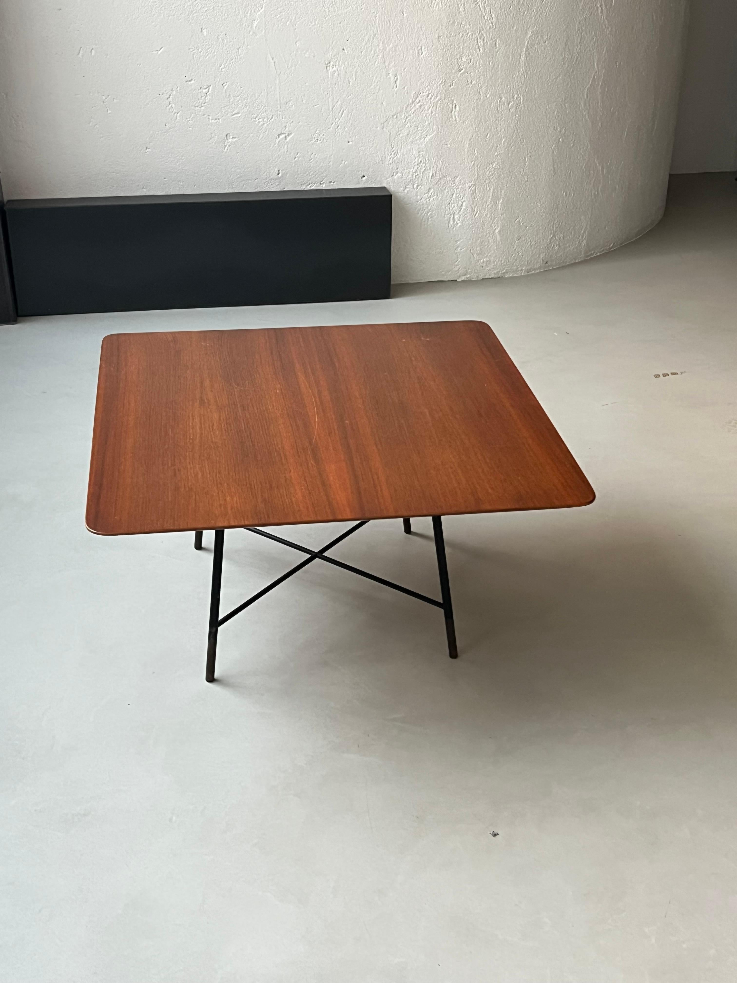 Italian Coffee table in Wood and Metal/Brass by Ico Parisi for Cassina 1957 For Sale