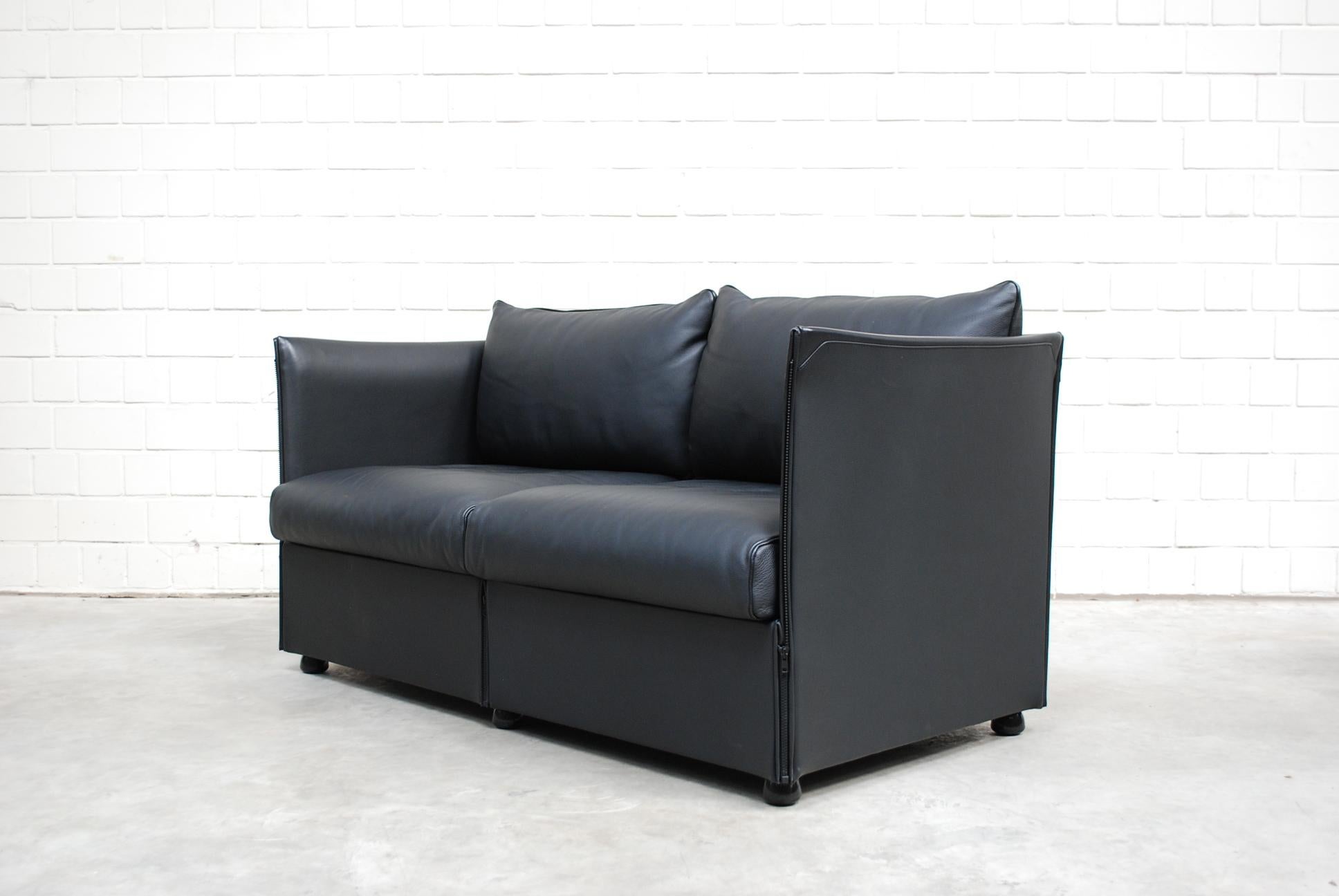 Modern Cassina Model Landeau Leather Sofa Black Design Mario Bellini